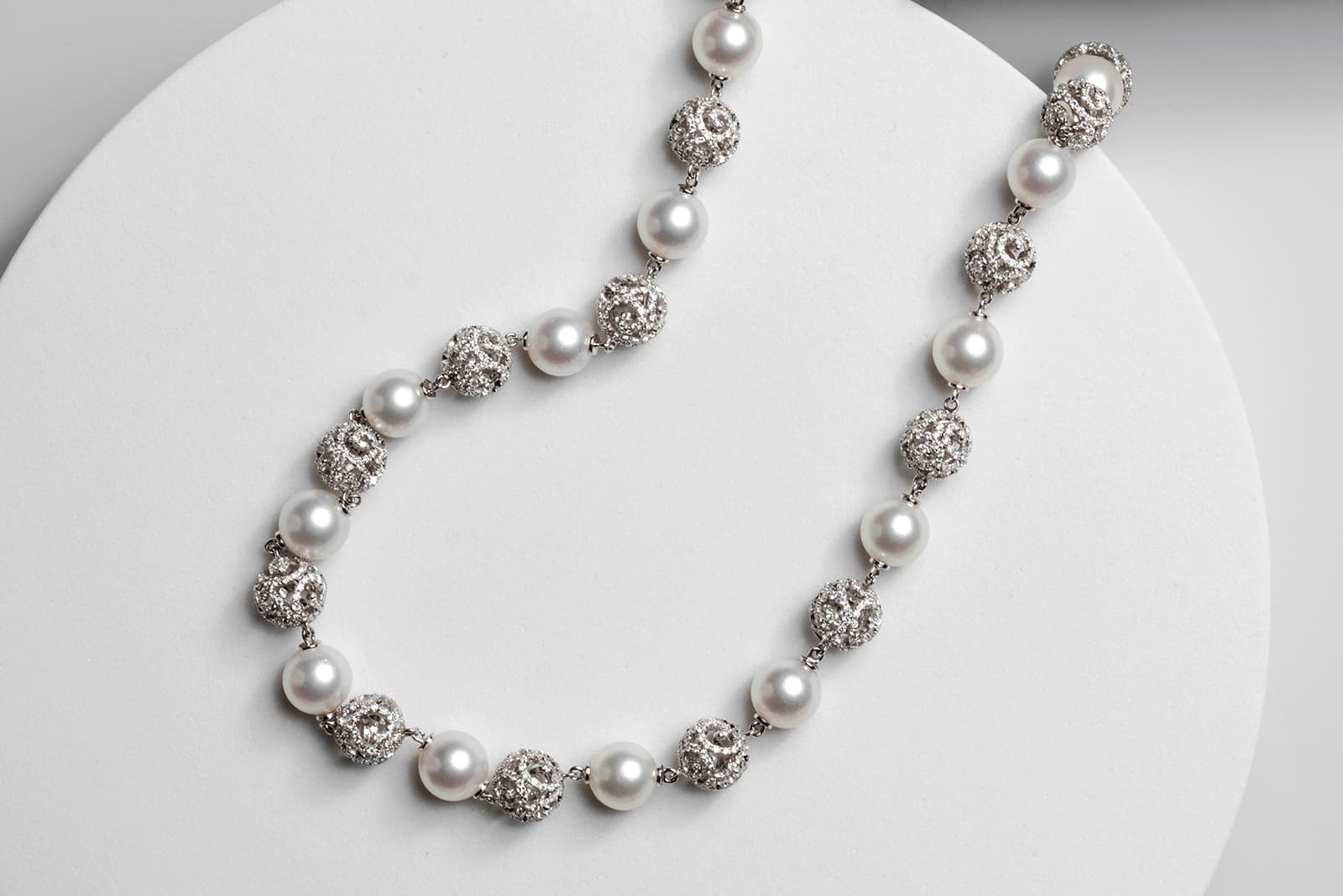  Izmestiev Diamonds necklace with white pearls and diamonds