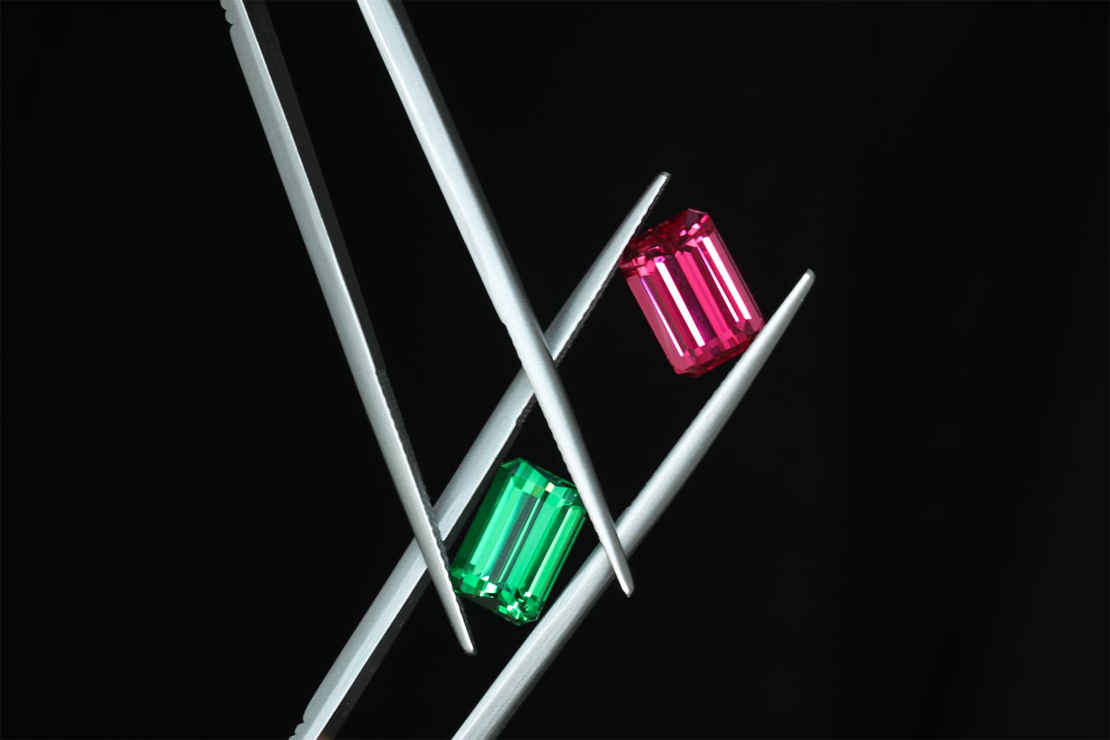 This 3.75 carat spinel and 3.68 carat tsavorite garnet are examples of the gemstones available via GEMHYPE.COM