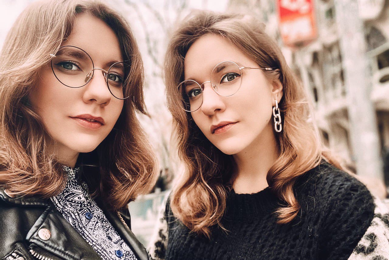 Twins and jewellery designers Nina and Mila Pikova