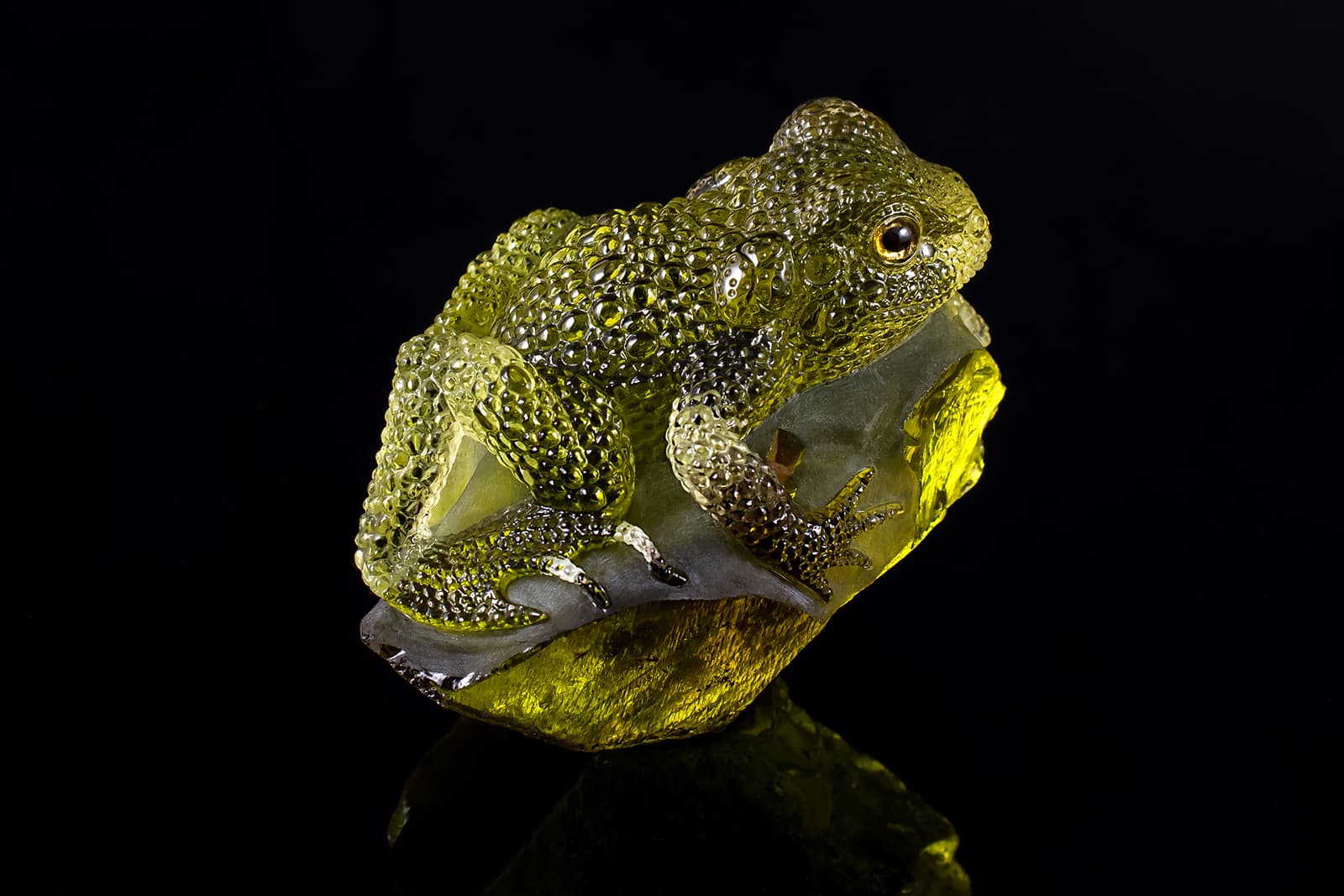 Citrine frog crafted by Denis Bogomazov 