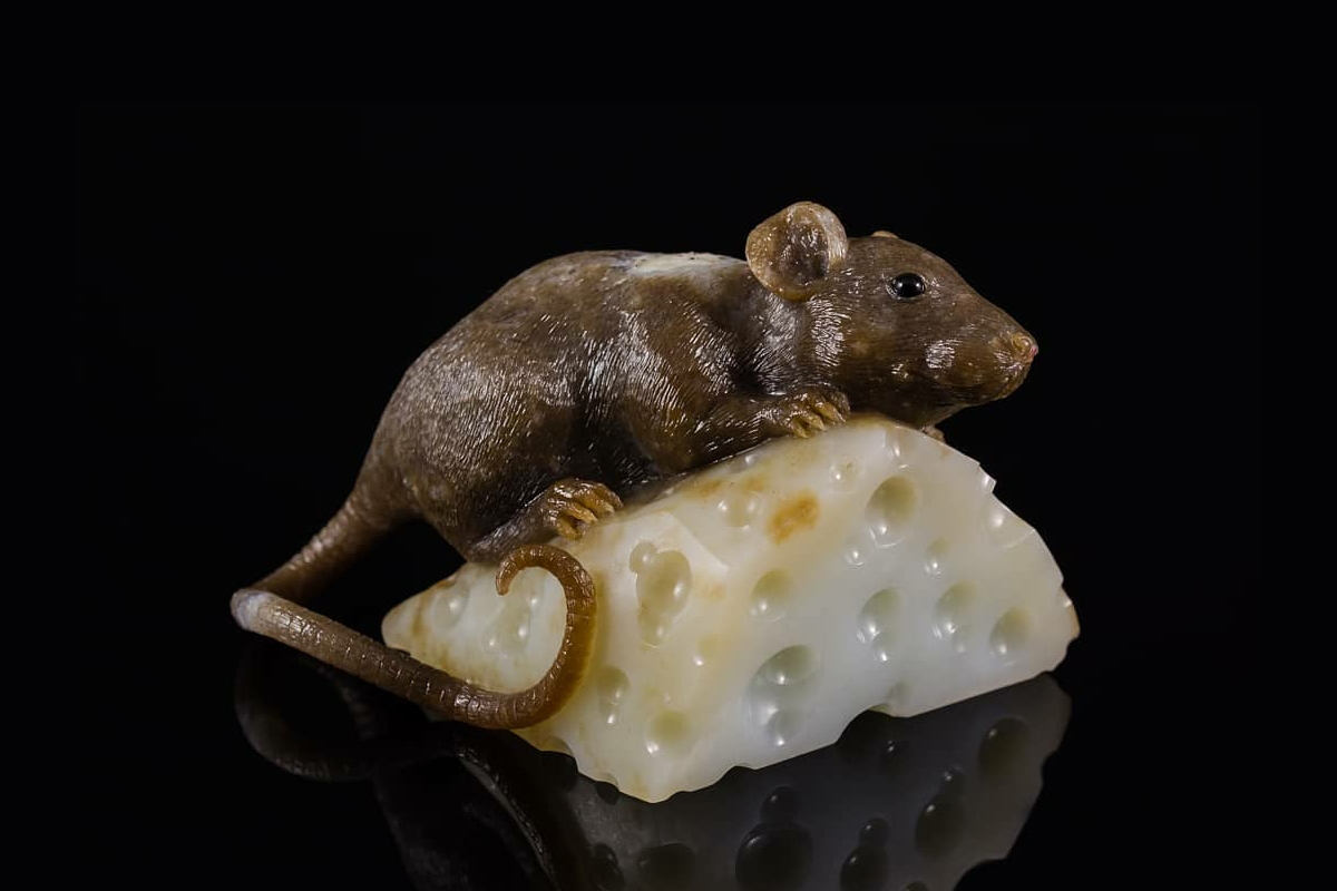  'Rats on cheese' by Denis Bogomazov crafted from jade and onyx