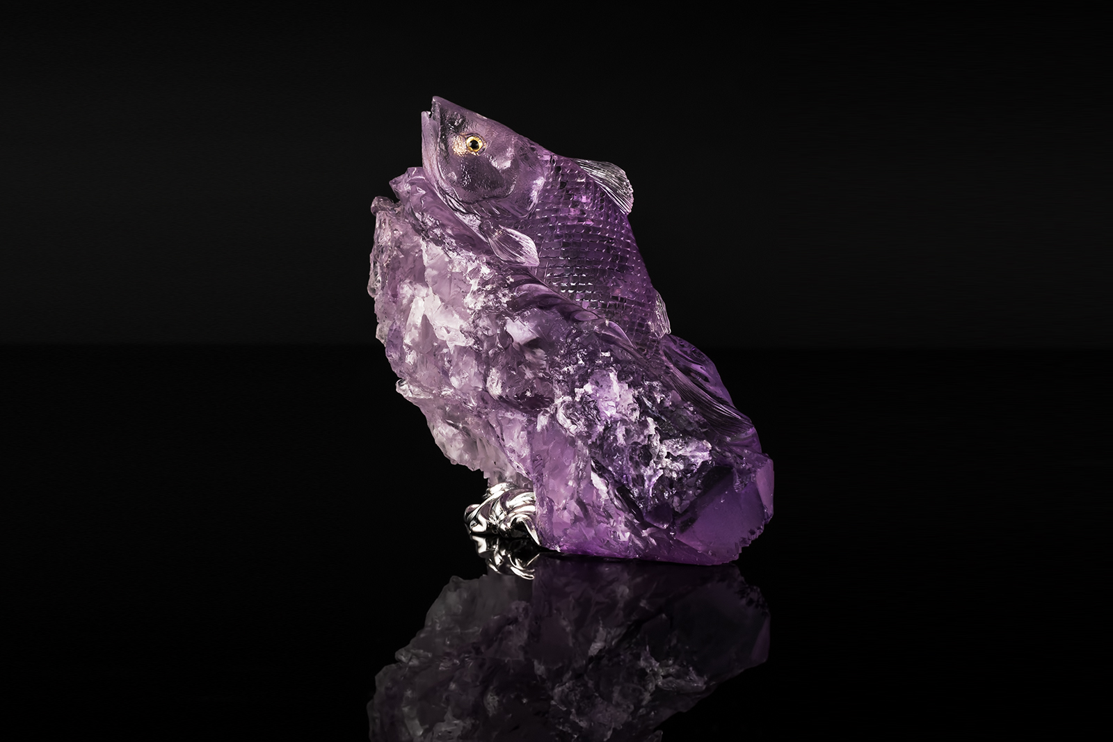  A red salmon carved from amethyst and citrine by Denis Bogomazov