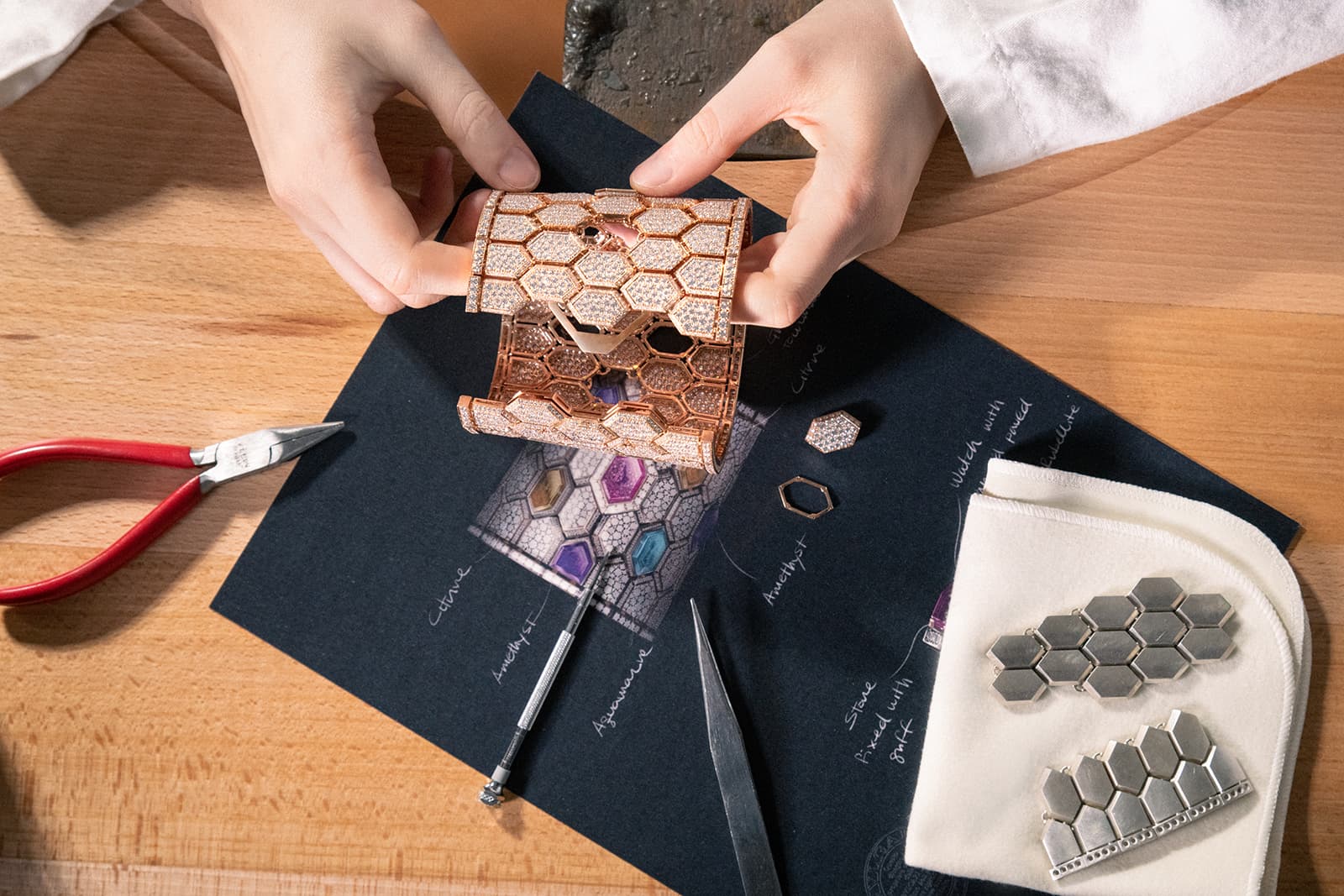  The Bulgari Serpenti Misteriosi Cleopatra jewellery watch required more than 470 hours of meticulous craftsmanship and hand-setting 