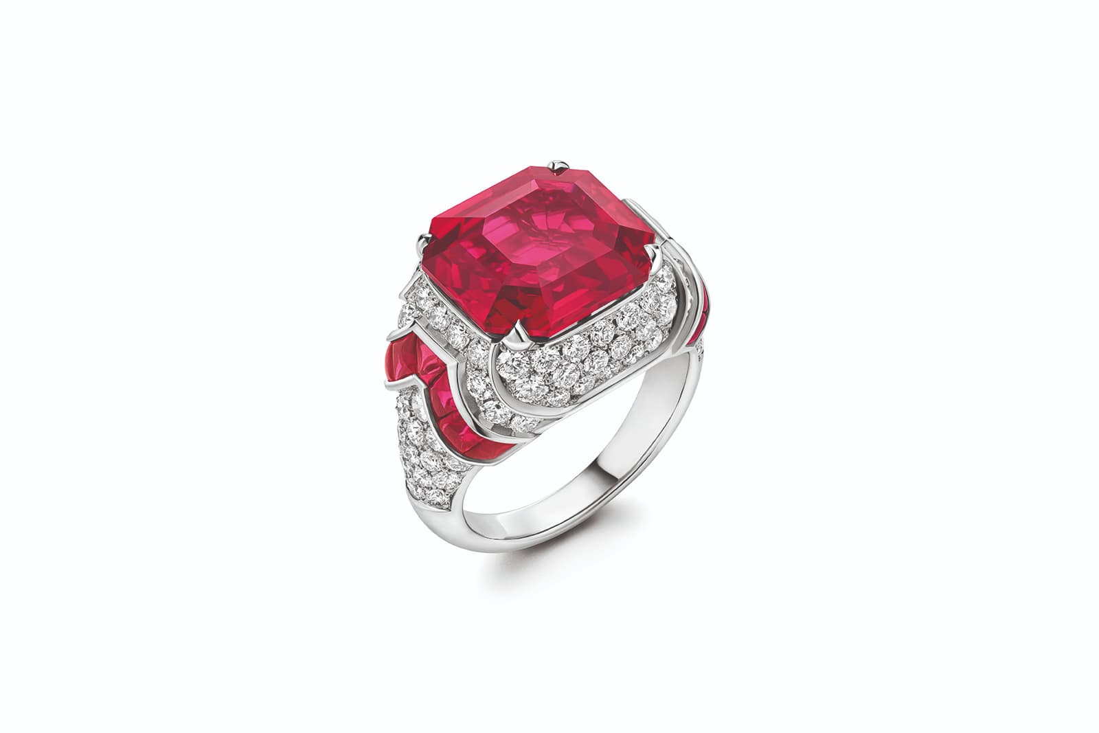  Reese Witherspoon wore this Bulgari High Jewellery Magnifica ring at the Oscars 2021 featuring a 10.15 carat octagonal-cut ruby 