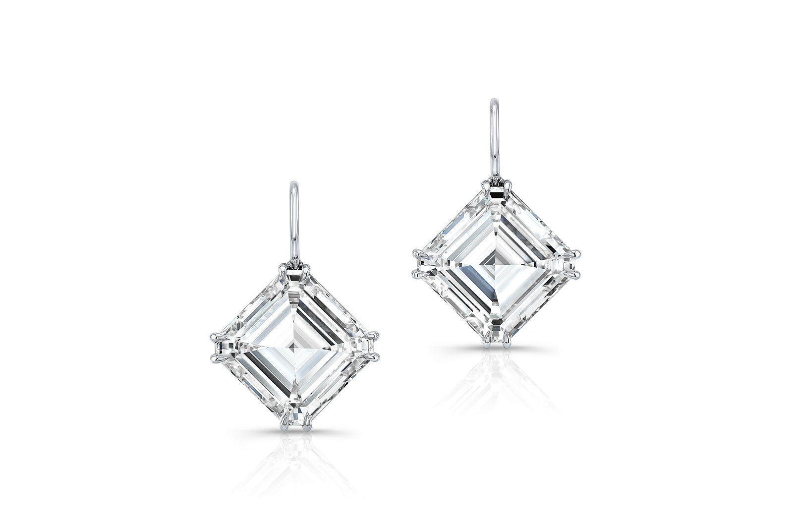  Regina King wore these Forevermark by Rahaminov 36.10 carat asscher-cut diamond drop earrings to the 93rd Annual Academy Awards