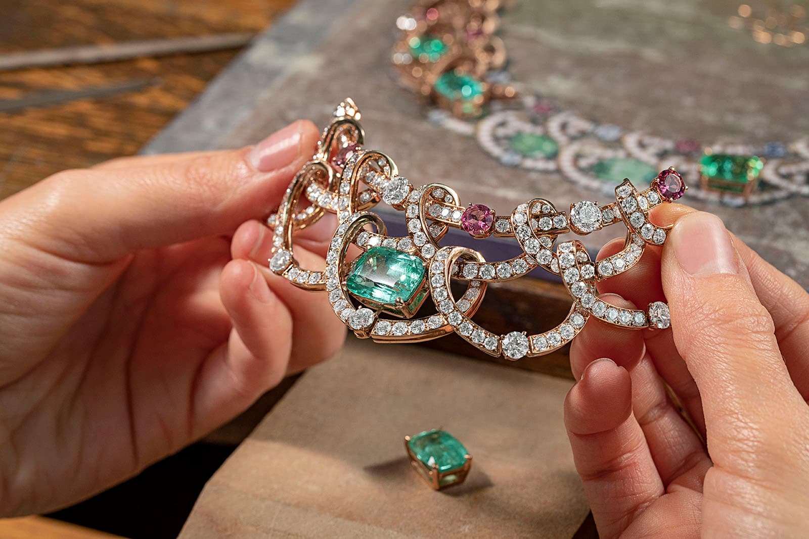 Crafting the Bulgari Colour Journeys Paraiba Tourmaline High Jewellery necklace in pink gold with 7 cushion-cut Paraiba tourmalines with a total weight of 36.81 carats 