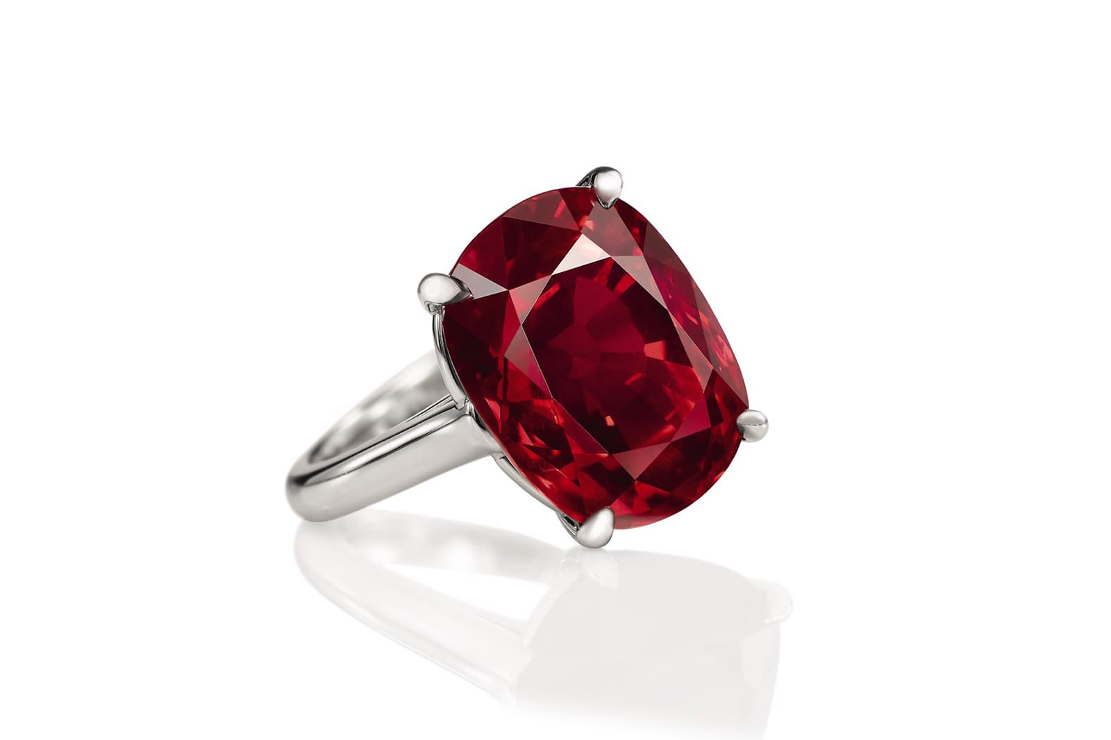  Tiffany & Co. ring with a cushion-shaped ruby of 10.13 carats from Mozambique, sold by Sotheby's