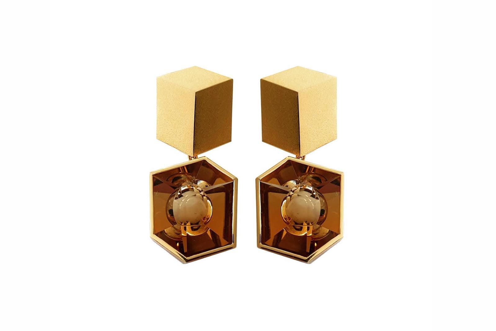  Hexagonal cut citrine and gold earrings by Atelier Munsteiner 