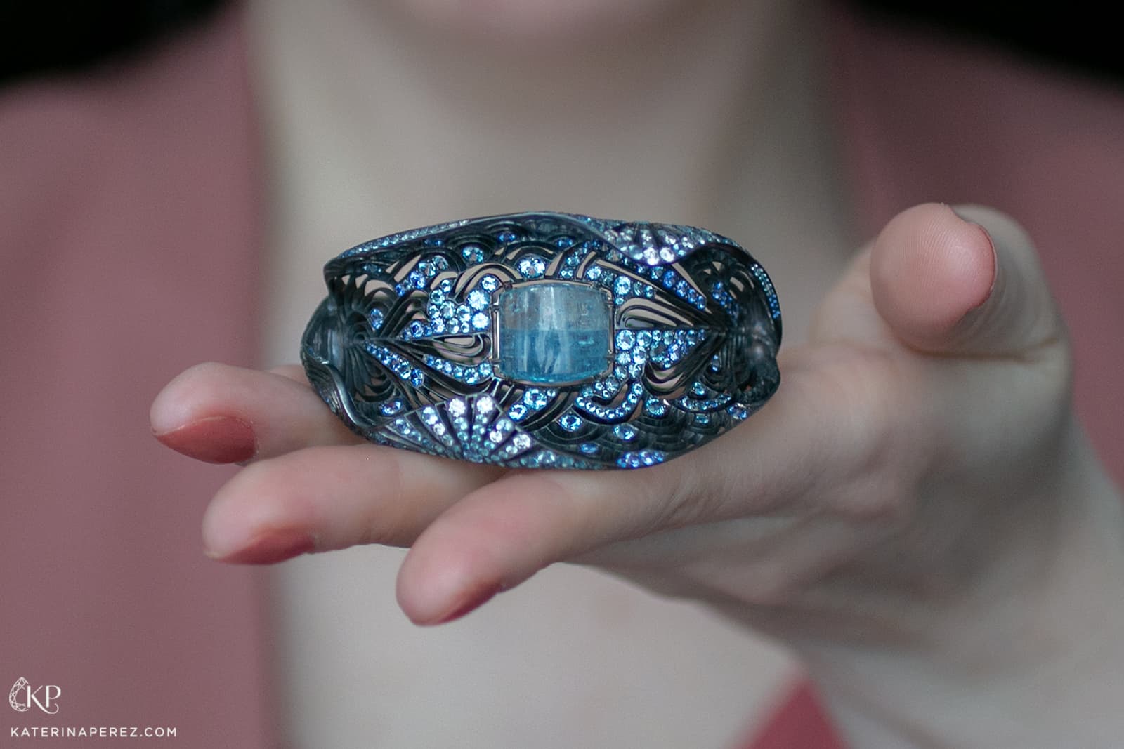  Maison Alix Dumas Waves bracelet crafted in gold and silver with aquamarines, sapphires and diamonds. The central aquamarine is natural and has two colours separated by an almost perfectly straight line