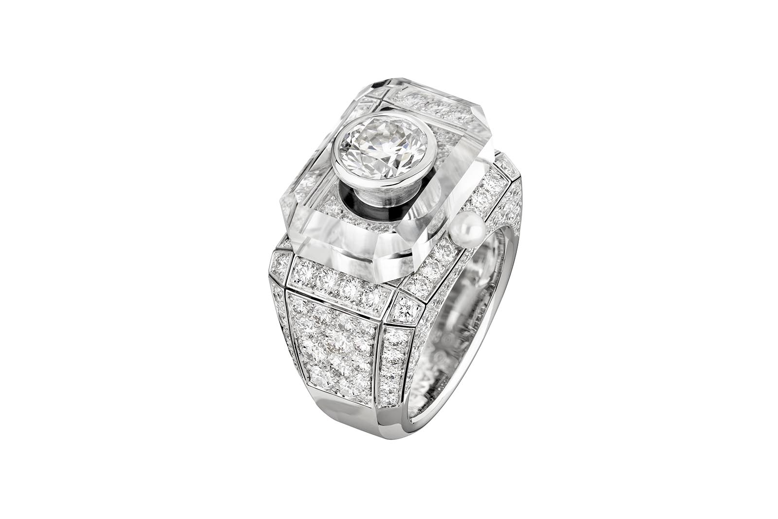  Chanel Diamond Stopper High Jewellery ring from Collection N°5 in white gold with diamonds, cultured pearls, rock crystal and onyx, including one round-cut diamond of 1.50 carats 