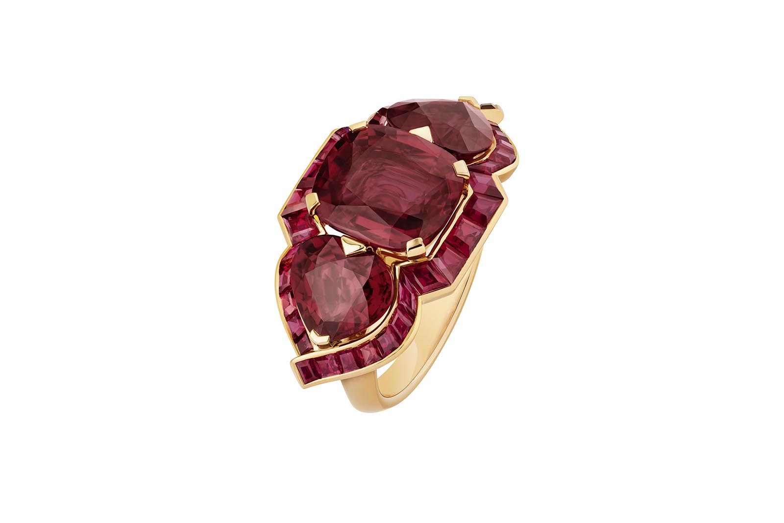  Chanel Ribboned N°5 High Jewellery ring from Collection N°5 in pink gold with rubies, including a cushion-cut ruby of 5.05 carats and two heart-cut rubies of 2.32 and 2.28 carats 