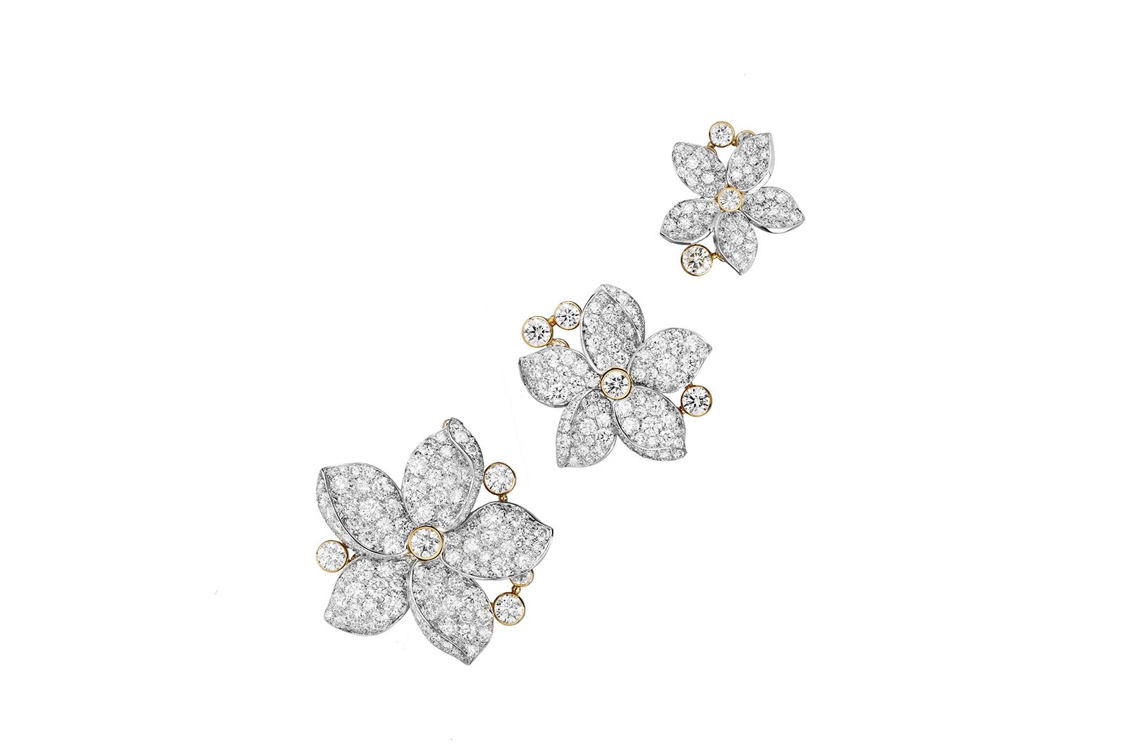  Chanel Grasse Jasmine High Jewellery brooch from Collection N°5 in white gold, yellow gold and diamonds