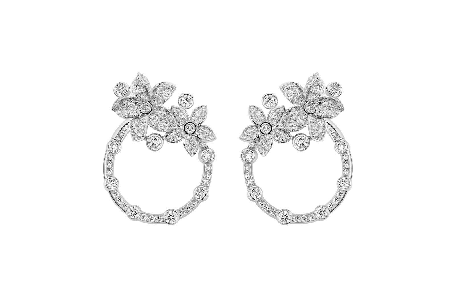  Chanel Grasse Jasmine High Jewellery earrings from Collection N°5 in white gold with diamonds 