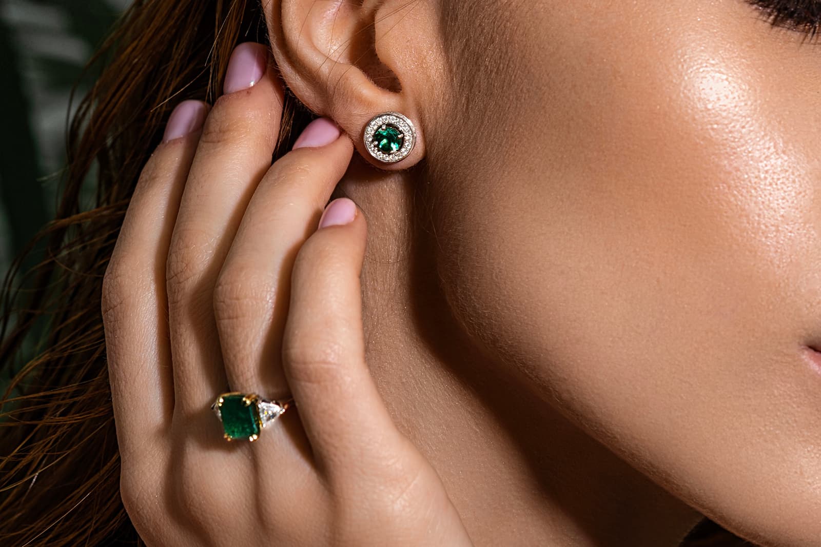  Miracle bespoke bridal jewellery with emeralds and diamonds