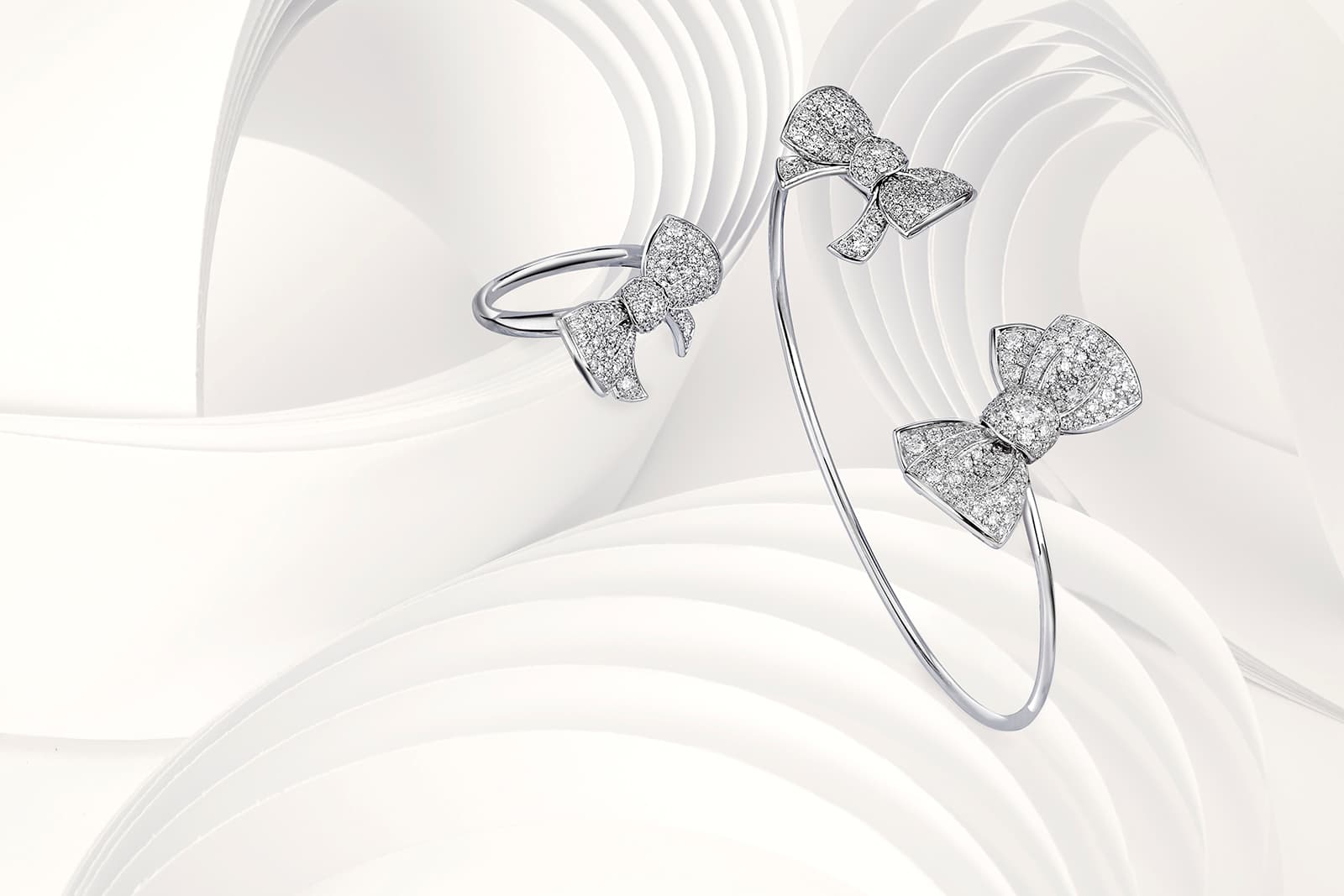  David Morris Beaux ring and matching bangle with diamonds 
