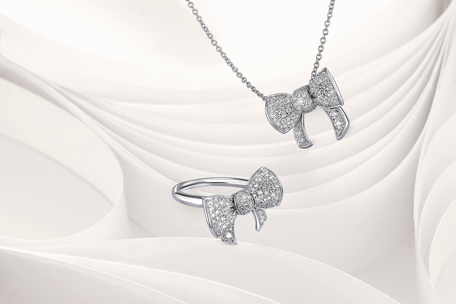  David Morris Beaux ring and matching necklace with diamonds 