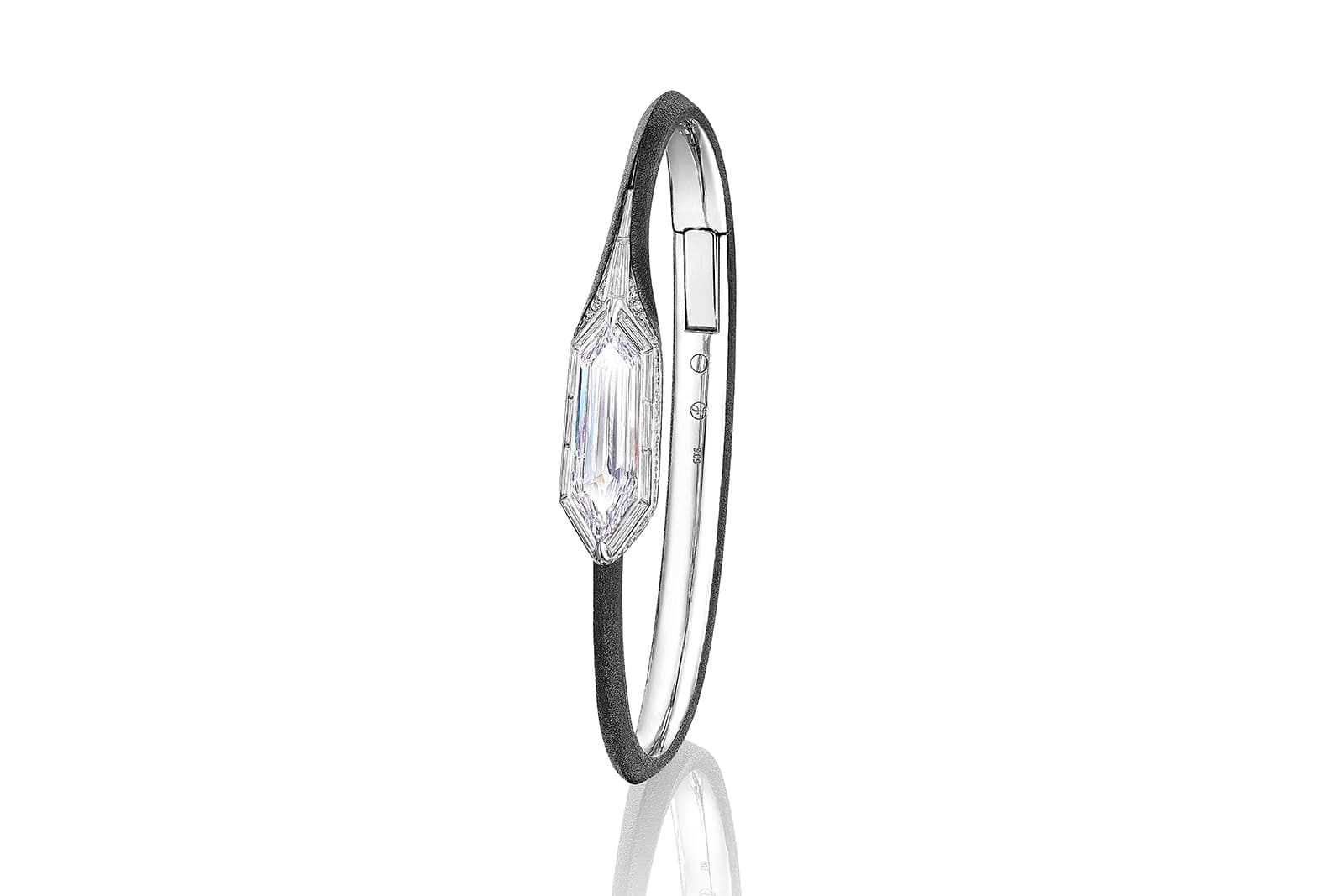  The FORMS MUSE shield-shaped diamond bangle is designed to be unisex 