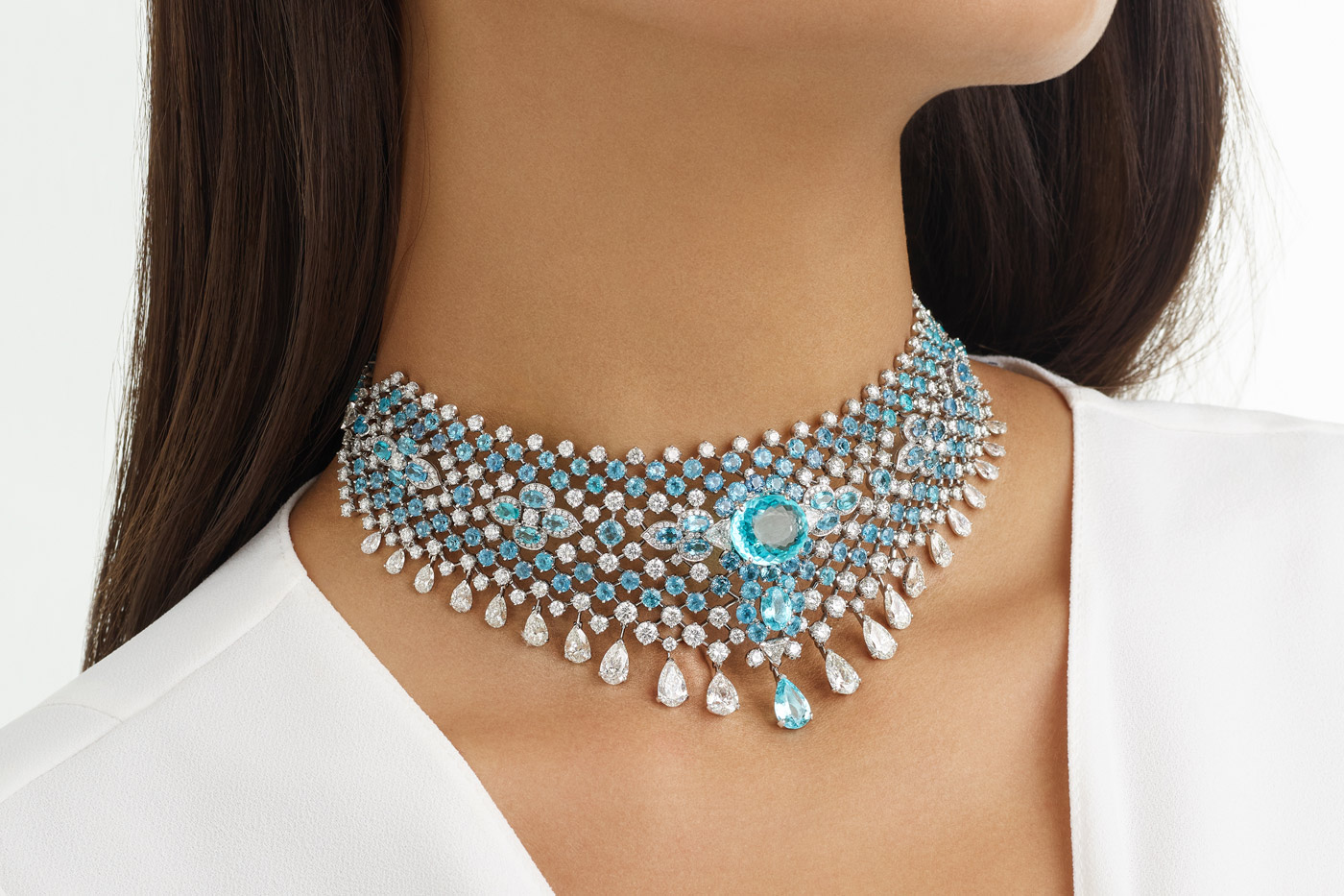  David Morris Azul choker from the Renaissance High Jewellery collection with Paraiba tourmaline, round diamonds, triangular-cut diamonds and pear-shaped diamonds