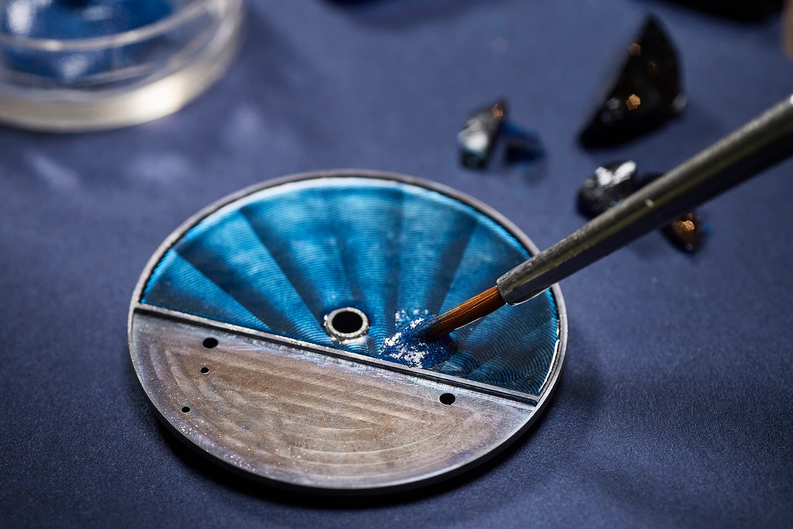  The sky of the Chaumet Infiniment 12 - Rêverie Nocturne watch is crafted with grand feu enamel by the artist Anita Porche
