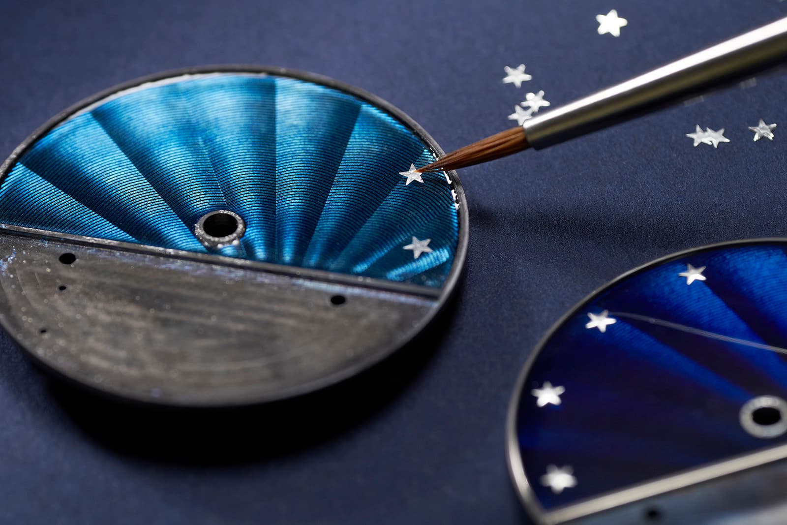  The Chaumet Infiniment 12 - Rêverie Nocturne watch features 