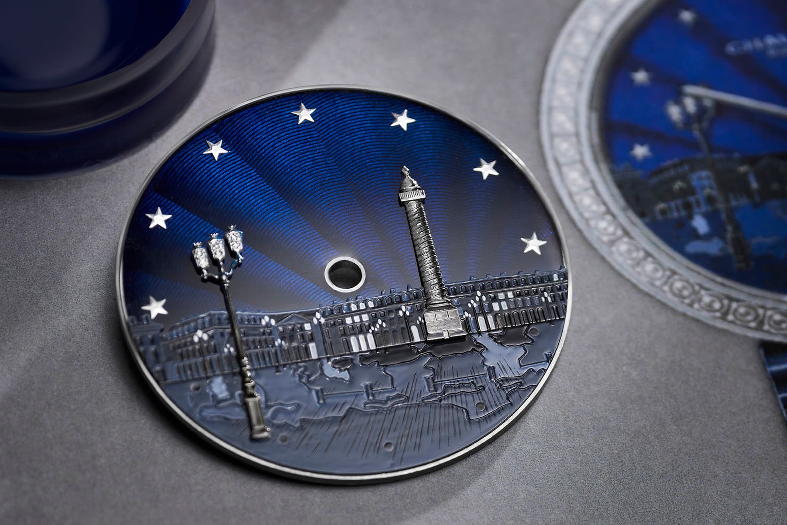 Chaumet Infiniment 12 - Rêverie Nocturne watch with a dial in gold, guilloched and navy blue Grand Feu enameled and micro-mosaic 