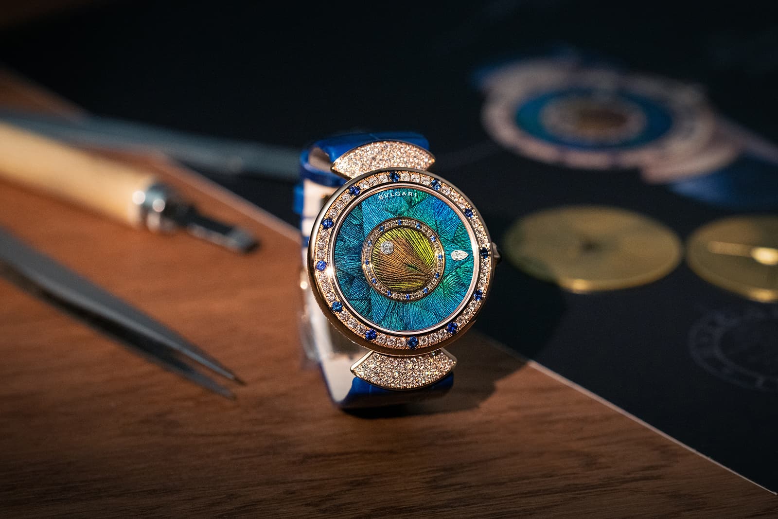  The Bulgari Diva’s Dream Peacock Dischi with a natural peacock feather marquetry dial