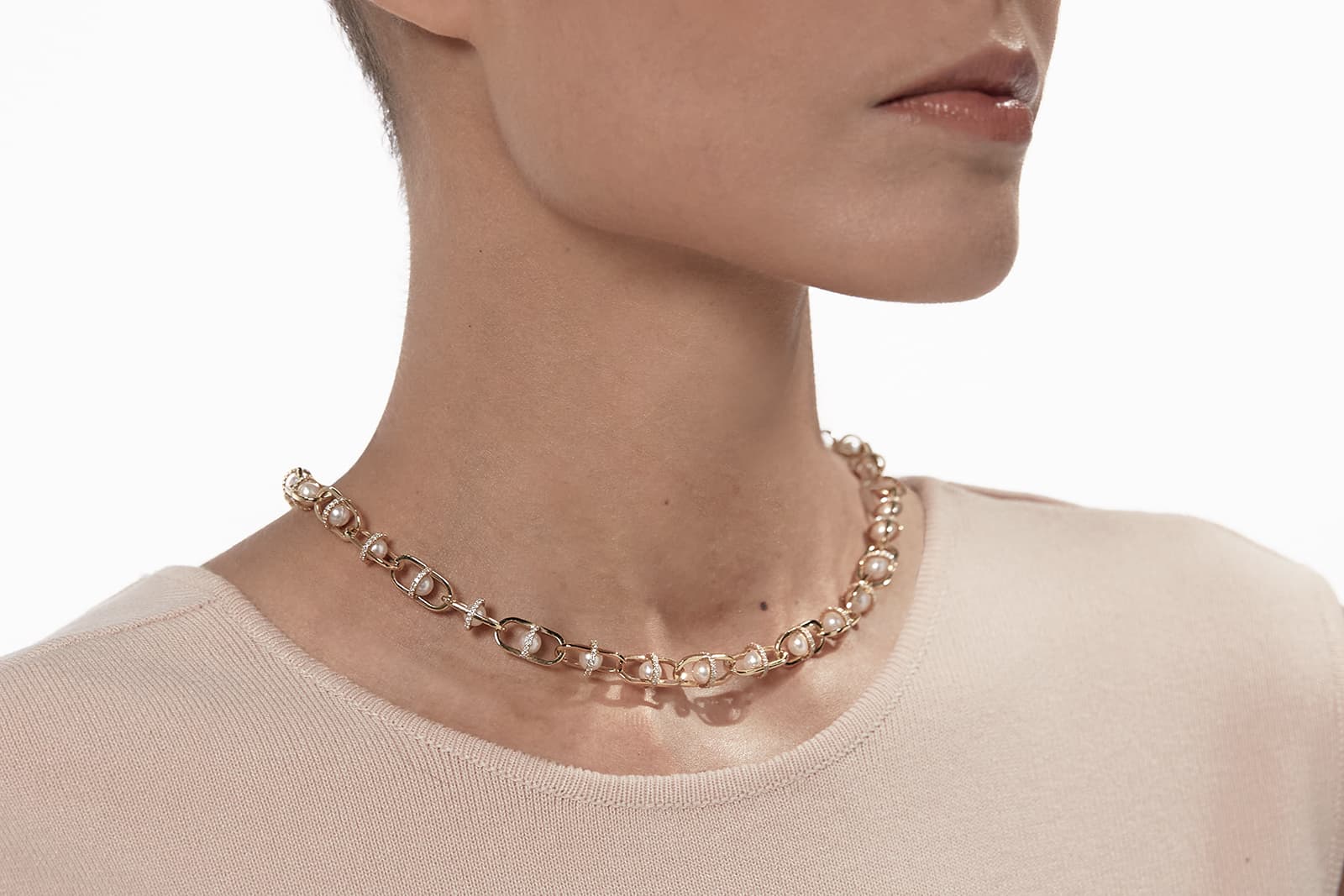  State Property Unfold Allegory Major Pavé necklace