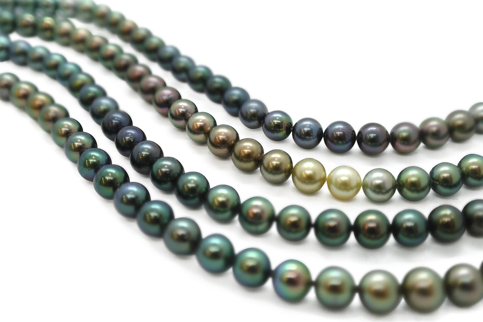 Tahitian pearls by Les Merveilles du Pacifique