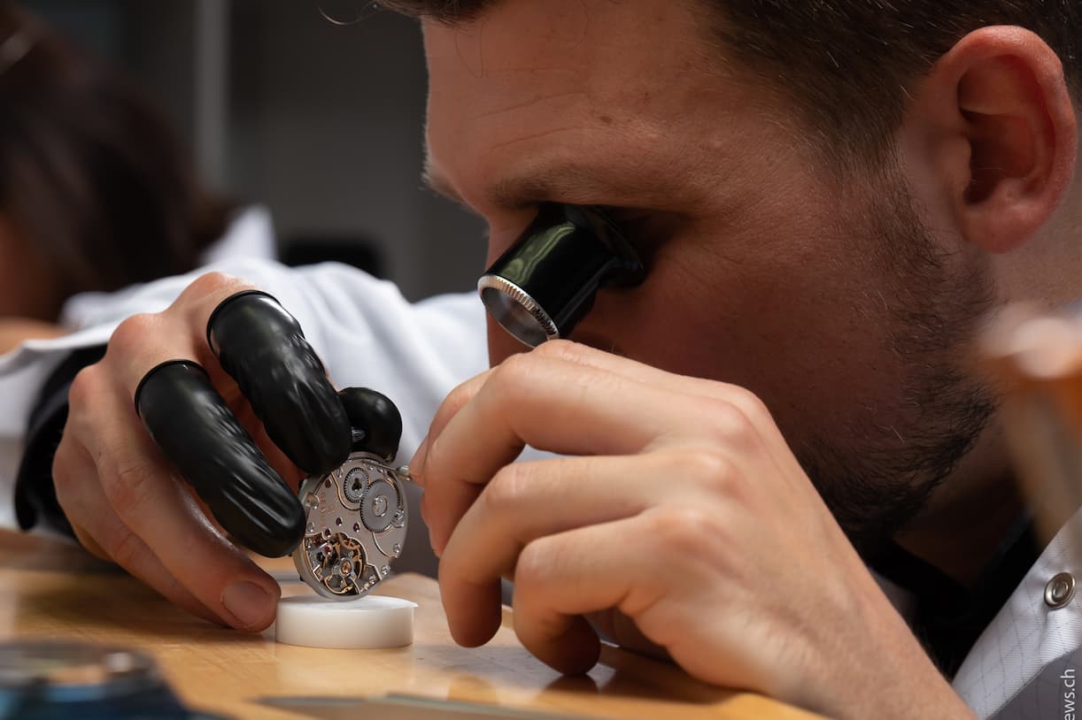  Assembling the GENUS Dragon timepiece 