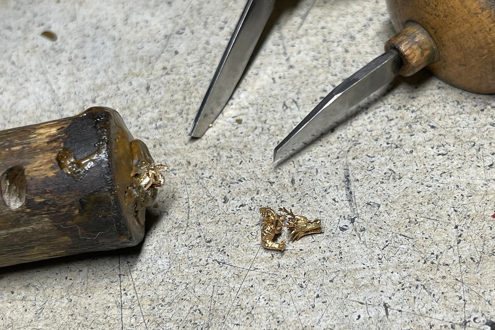  The GENUS Dragon watch required many painstaking hours of craftsmanship on a small scale 