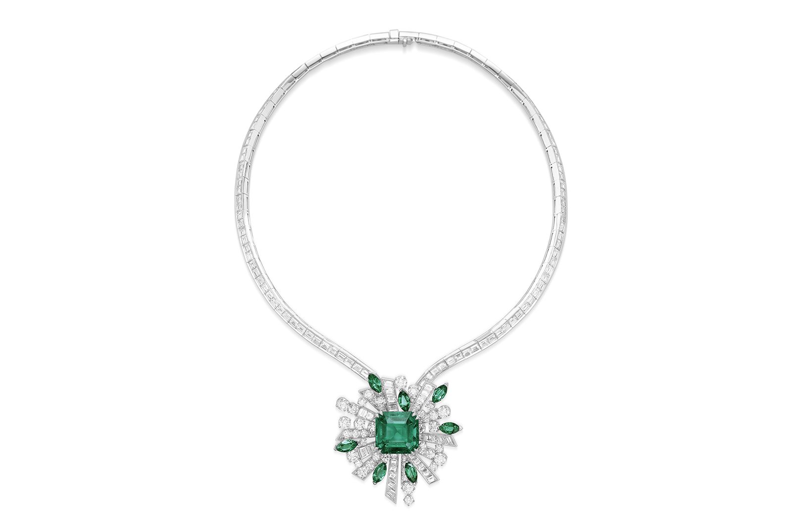  The Piaget Magical Aurora necklace with Colombian emeralds and diamonds from the Extraordinary Lights High Jewellery Collection