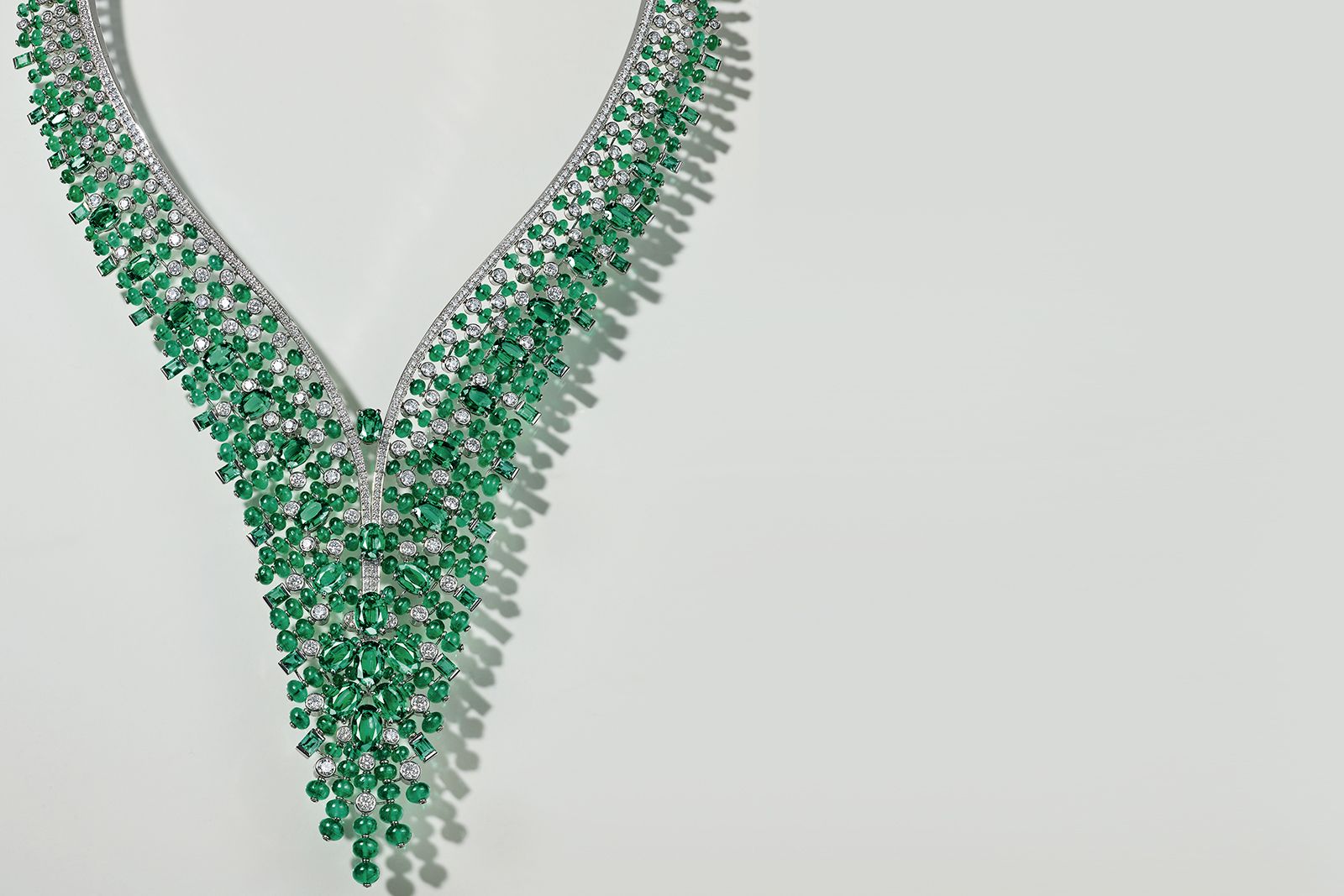Cartier Alaxoa necklace with faceted, cabochon and beaded emeralds from the Sixième Sens par Cartier High Jewellery Collection