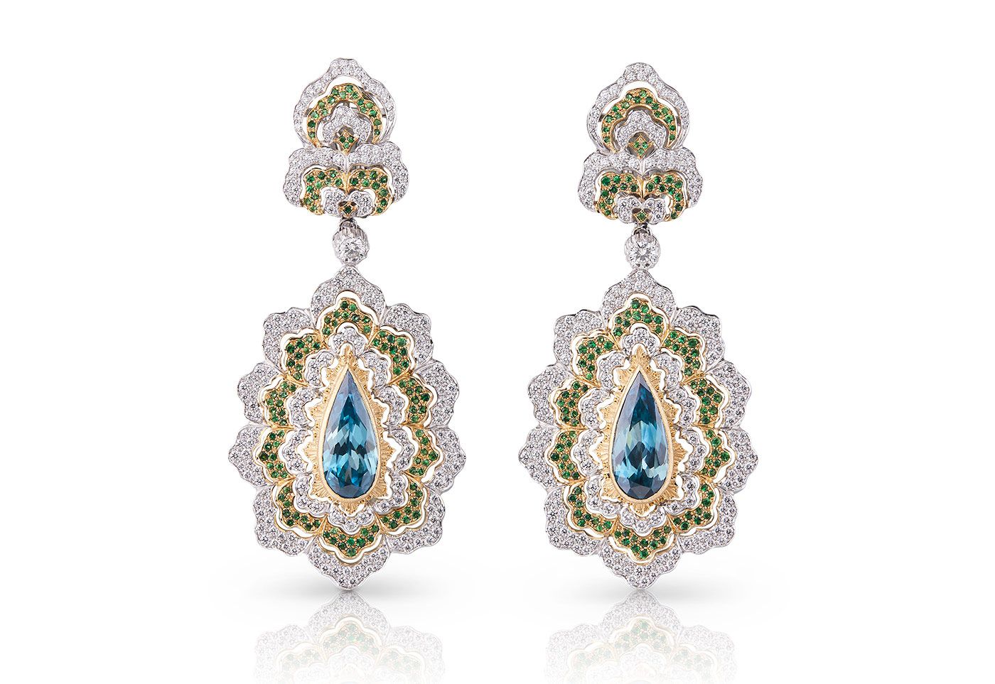  The Buccellati Lobelia cocktail earrings with two zircons of 12.72 carats surrounded by tsavorites and diamonds from the Il Giardino di Buccellati High Jewellery collection
