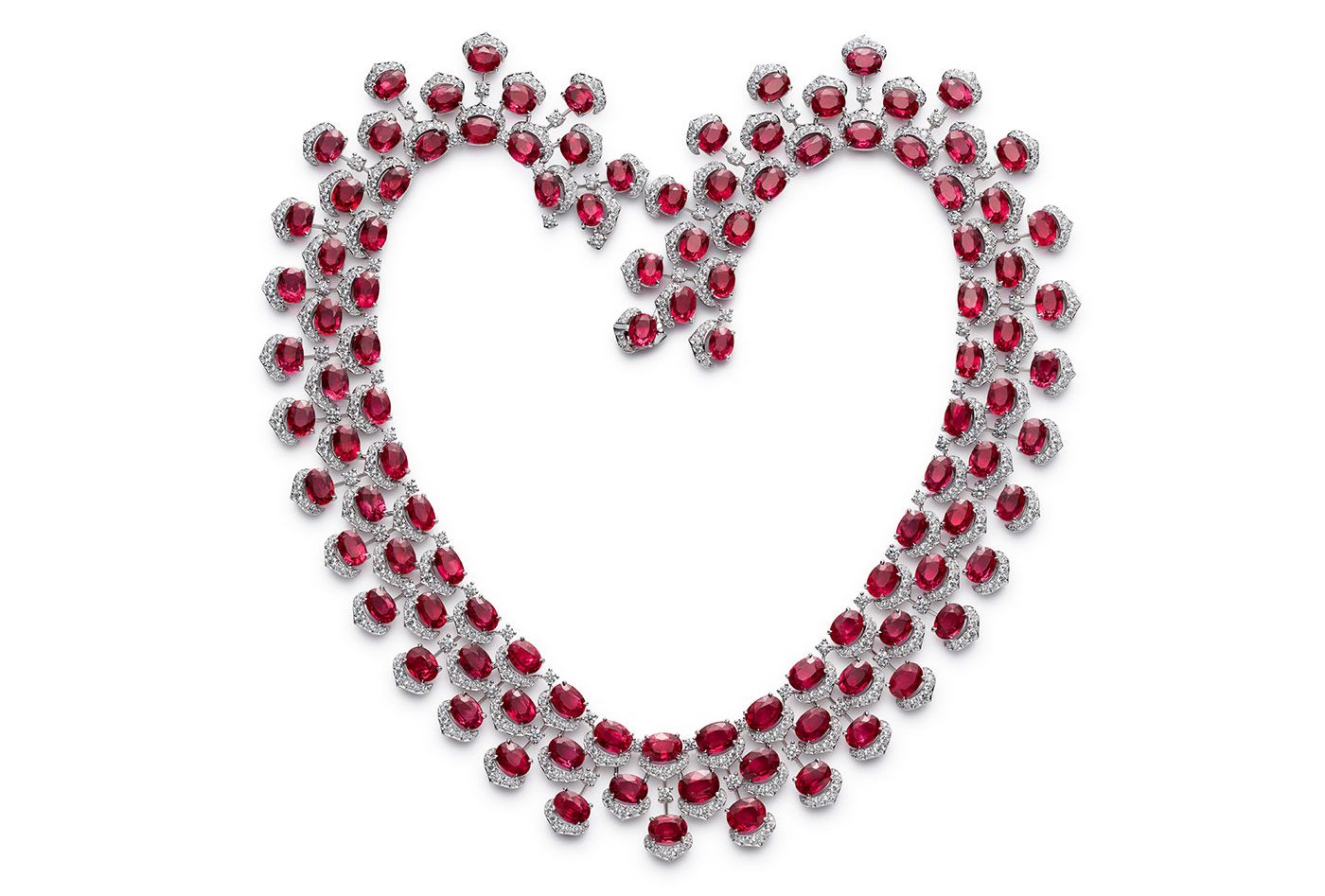  The Chopard necklace worn by Jessica Chastain at the Cannes Film Festival 2021, crafted in 18k gold and set with 112.52 carats of oval-shaped rubies and 13.57 carats of diamonds 