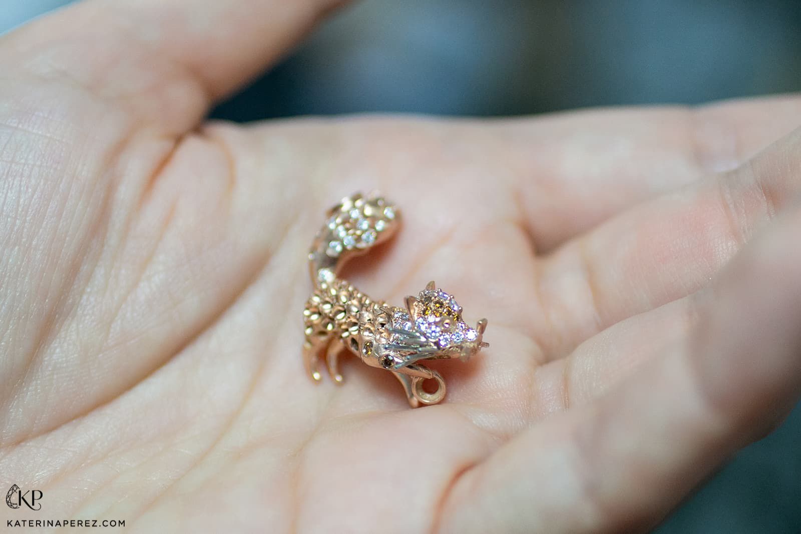  MATHON Paris animal charm in yellow gold with coloured gemstones 