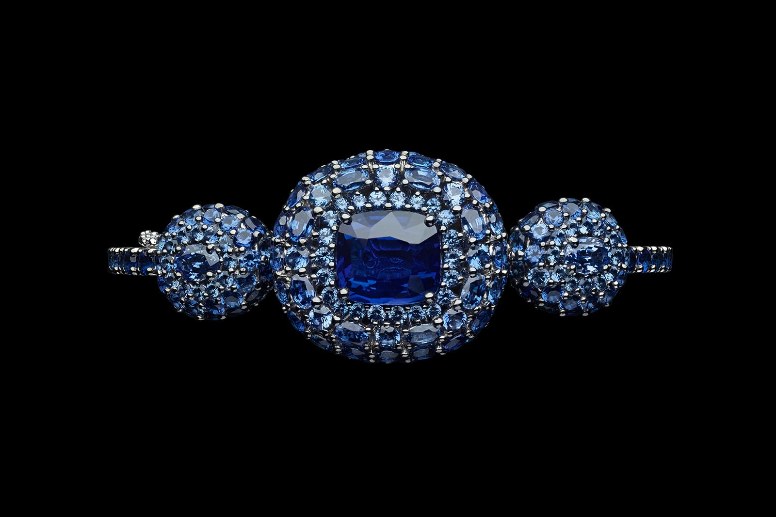  Dior Rose Rose Couture Abstraite Sapphire bracelet in white gold, diamonds and sapphires 