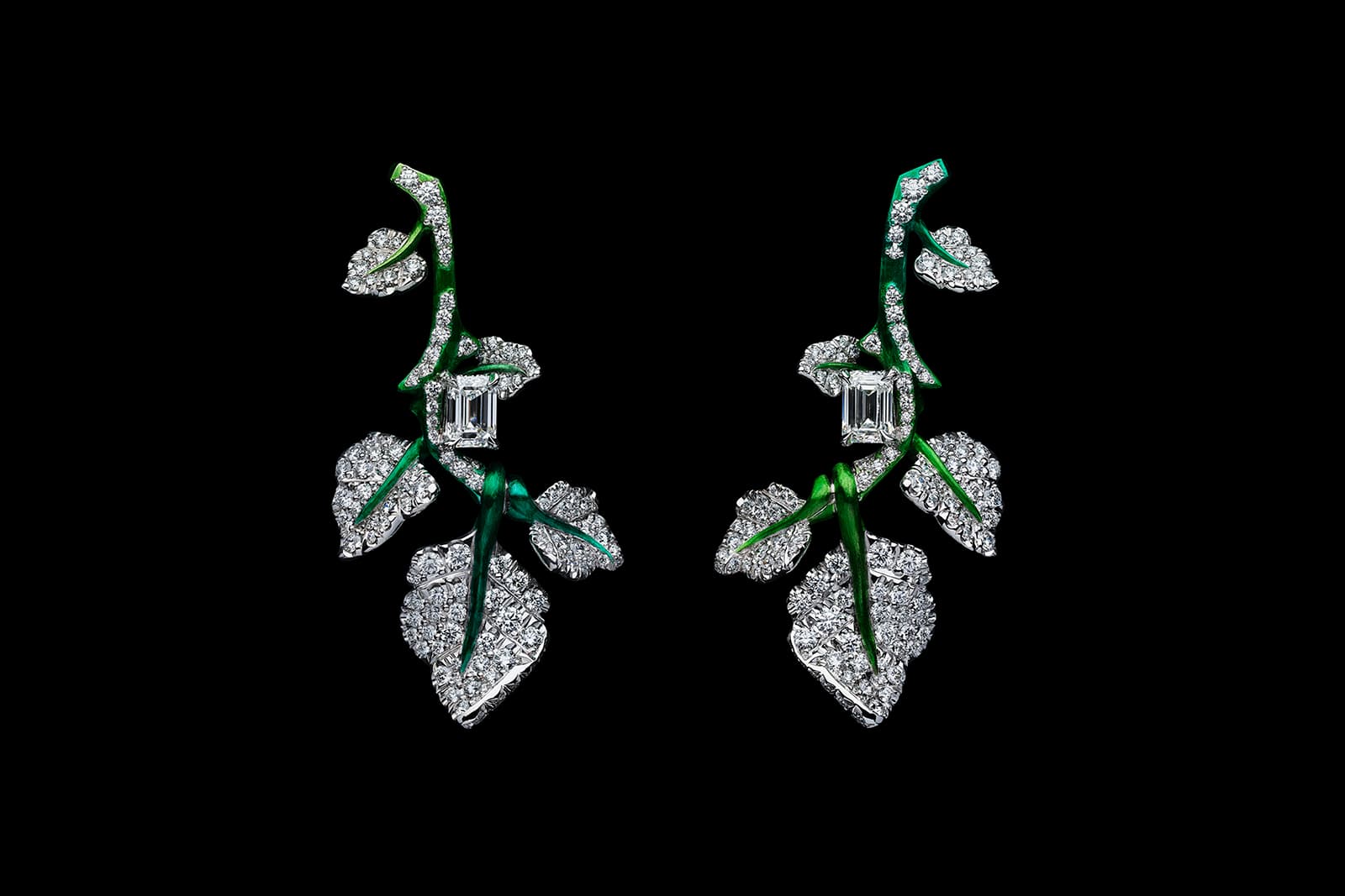  Dior Rose Rose Mantique Diamond earrings in white gold, diamonds and green lacquer