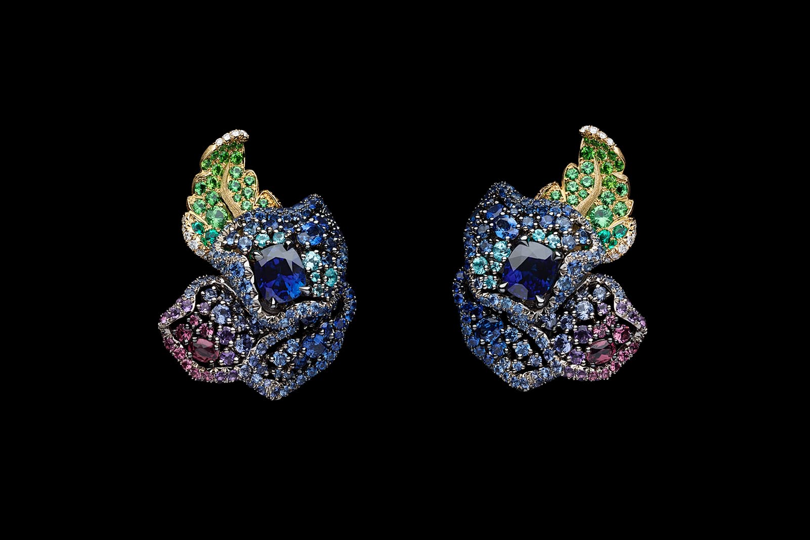  Dior Rose Rose Mantique Sapphire earrings in white and yellow gold, diamonds, sapphires, purple sapphires, rhodolite garnets, amethysts, tsavorite garnets, paraiba-type tourmalines, demantoid garnets and emeralds