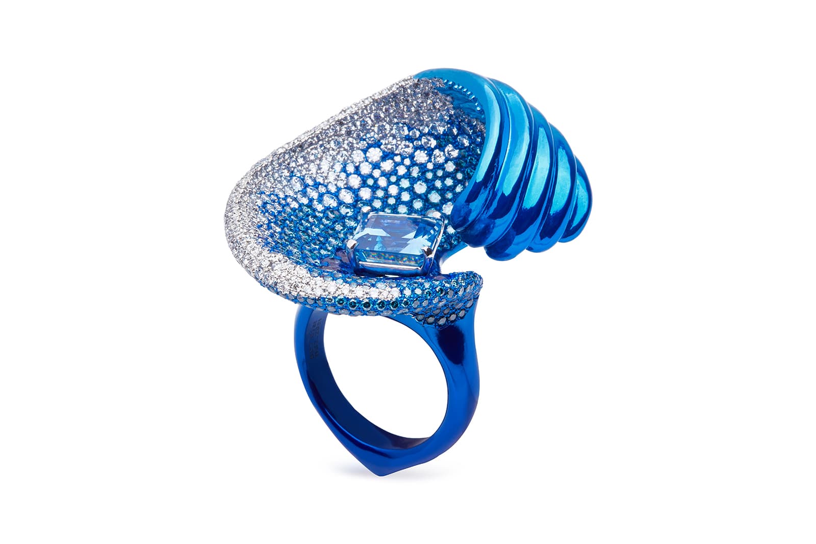 Faith Jewels Wave ring with Santa Maria blue aquamarine, natural blue diamonds, colourless diamonds and natural Ceylon sapphires in degradé blue titanium