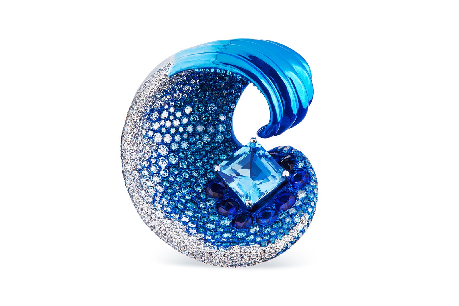  A closer look at the structure of the Faith Jewels Wave ring