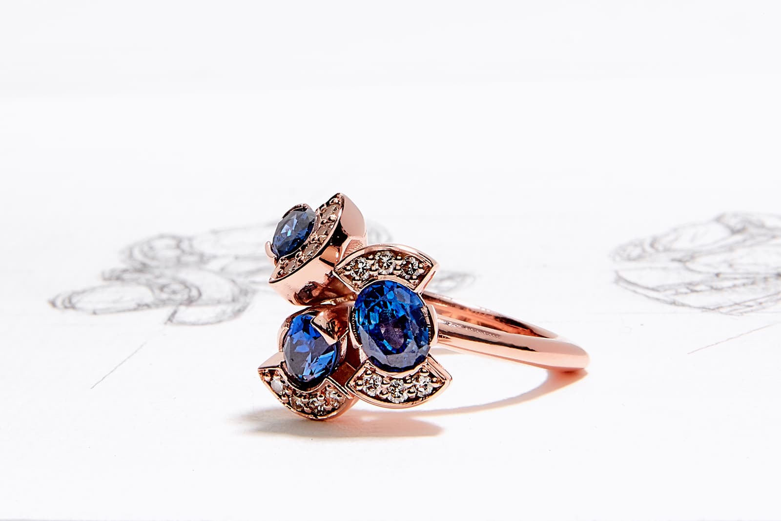  The Faith Jewels Bouquet Collection contains a variety of coloured gemstones