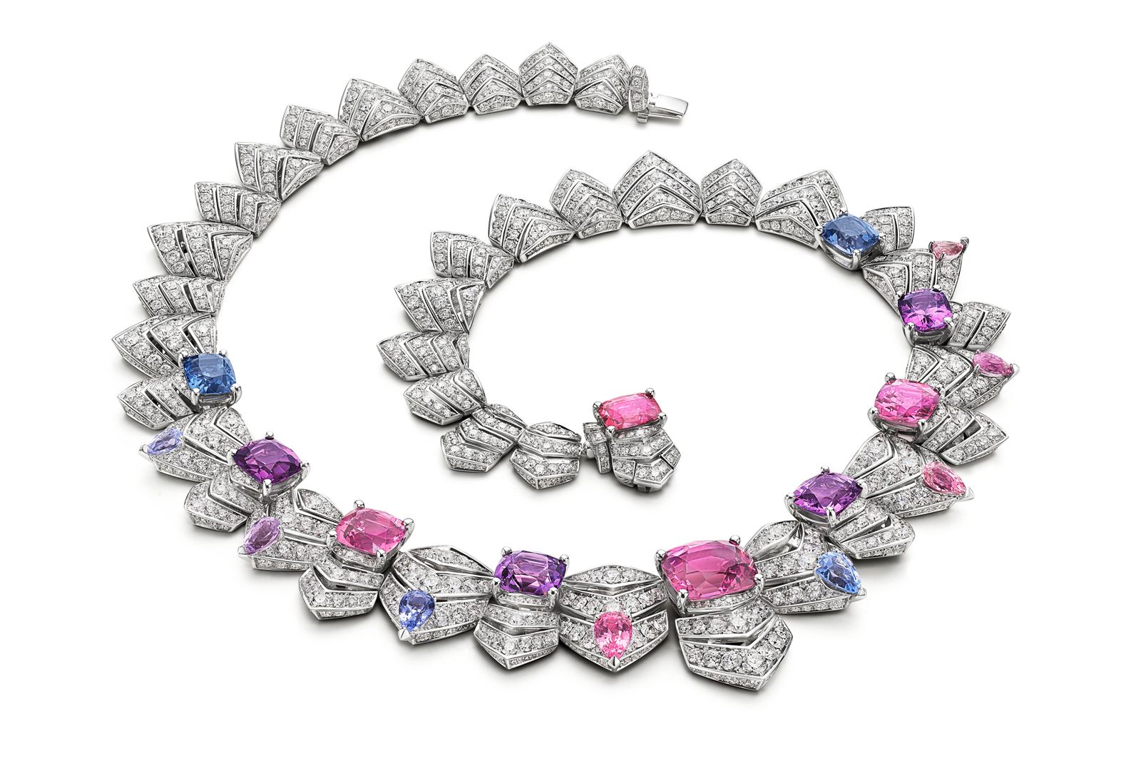  Bulgari Magnifica Spinel Pleats High Jewellery necklace with 10 cushion spinels of 28.38 carats, pear spinels and diamonds
