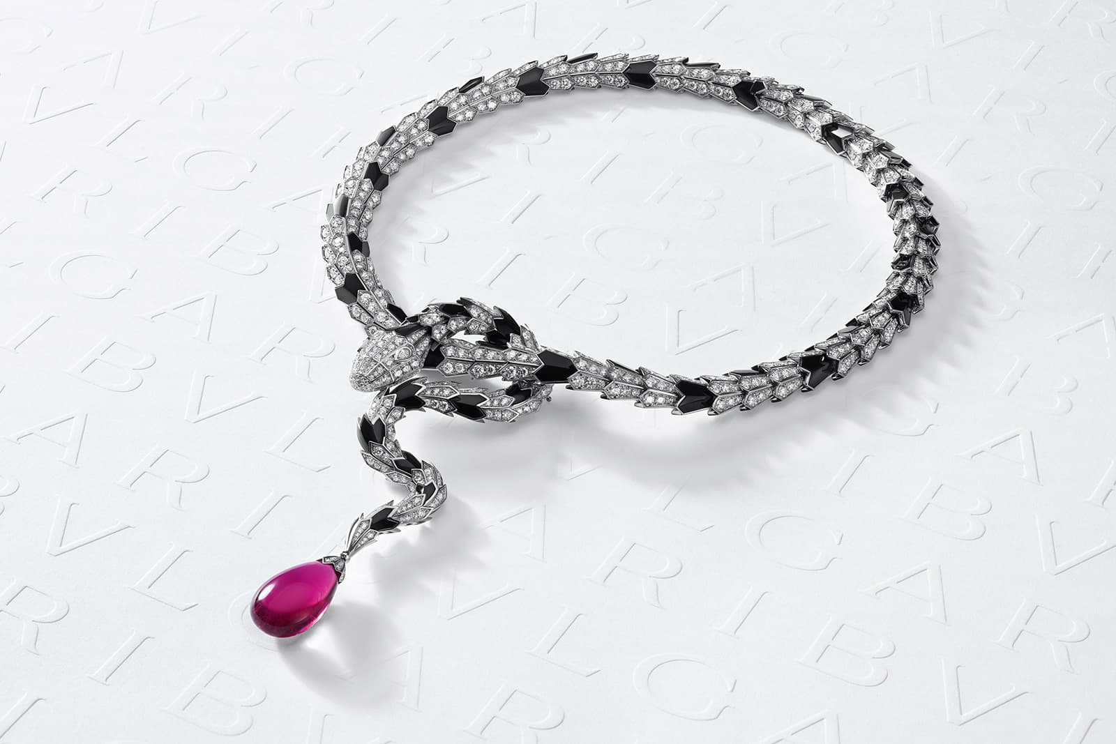  Bulgari Magnifica Serpenti Metamorphosis High Jewellery necklace with onyx, diamonds and a 21.06 carat rubellite drop