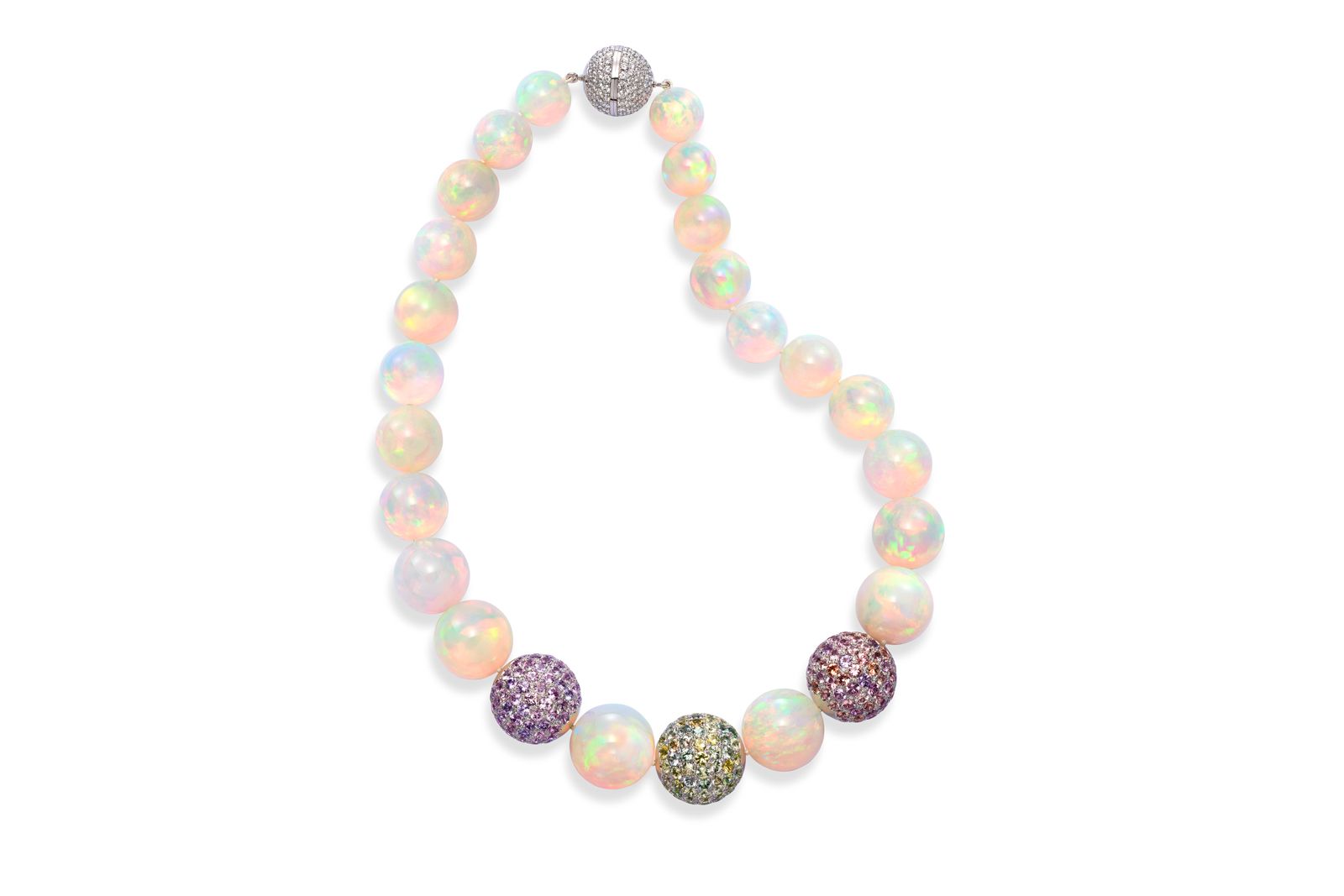  Chopard necklace from The Red Carpet collection in ethical Fairmined-certified 18k white gold with 22 white opal beads for a total weight of 406.10 carats, alongside brilliant-cut multicolored sapphires of 42.99 carats and brilliant-cut diamonds