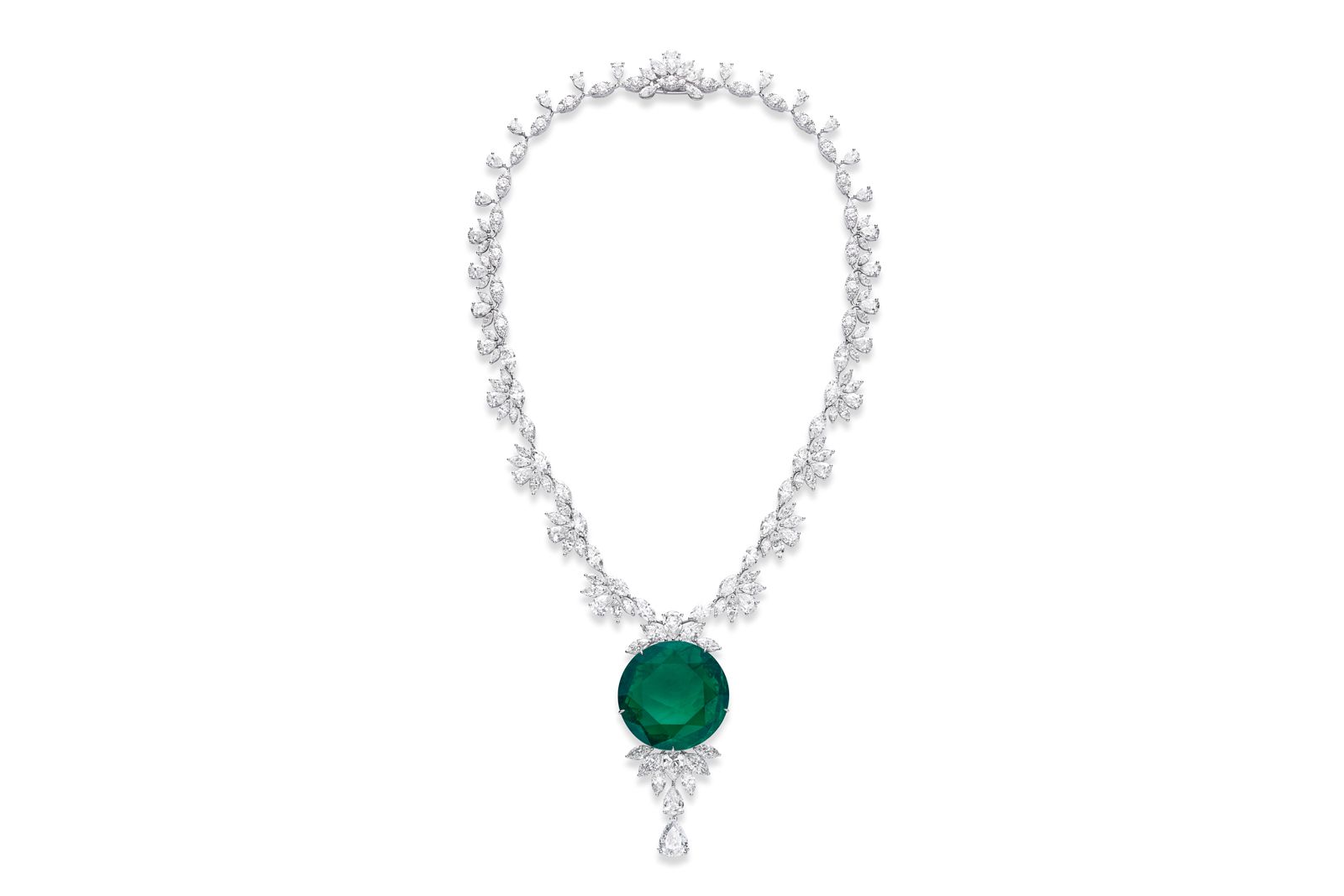  Chopard necklace from The Red Carpet collection in ethical Fairmined-certified 18k white gold featuring a 61.79 carat round-shaped emerald and diamonds of various cuts totalling 51.91 carats