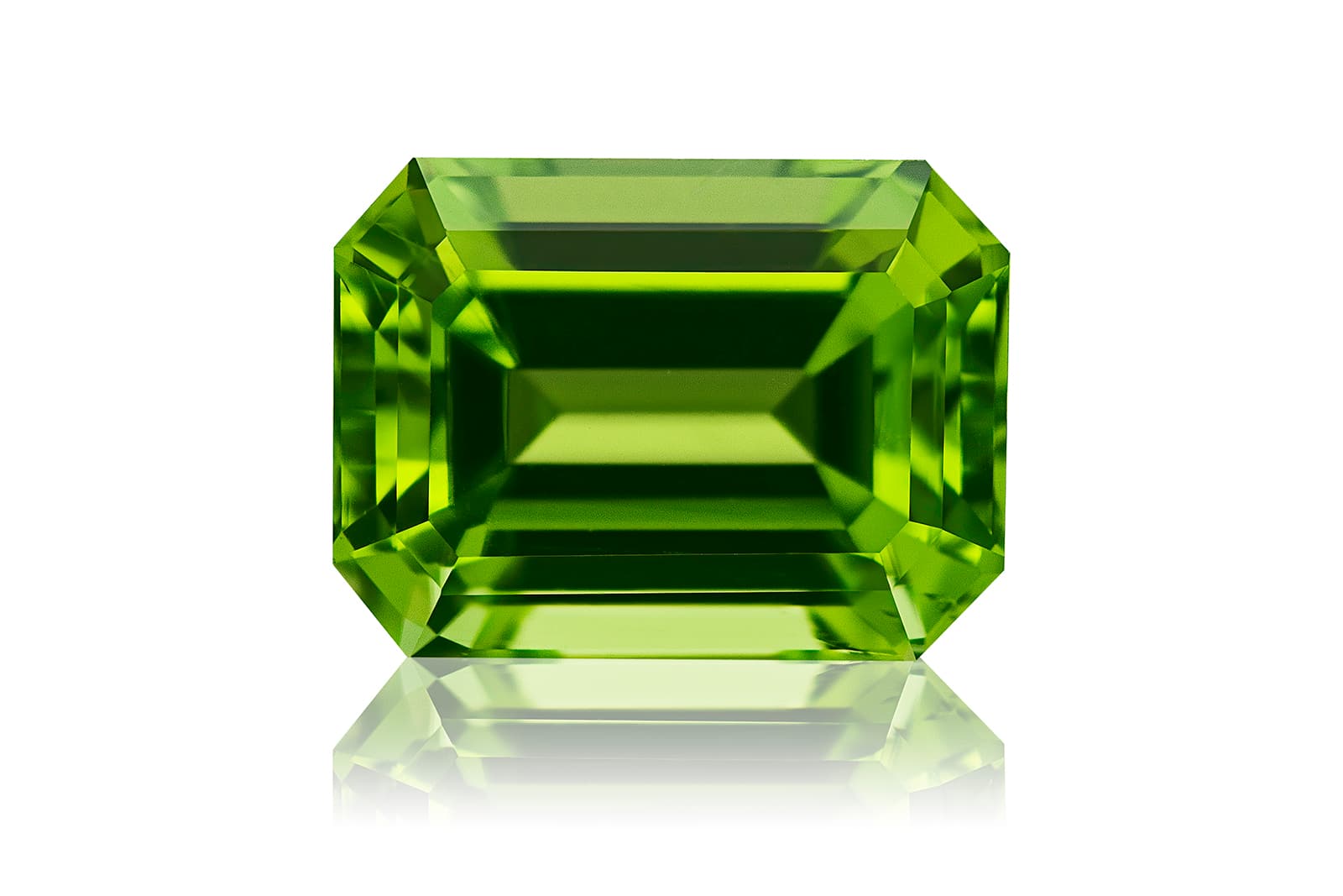 Fuli Gemstones peridot with a bright green colour that’s characteristic of the deposit
