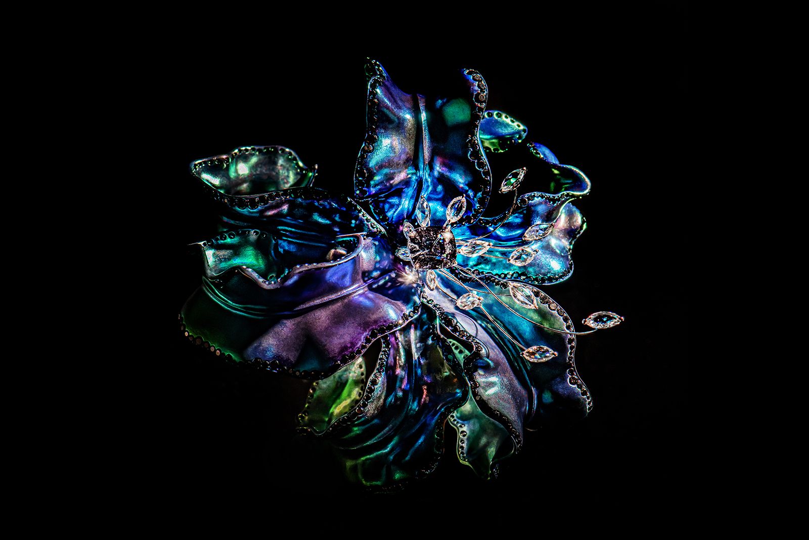  Heavenly Colours high jewellery creation by Elsa Jin 