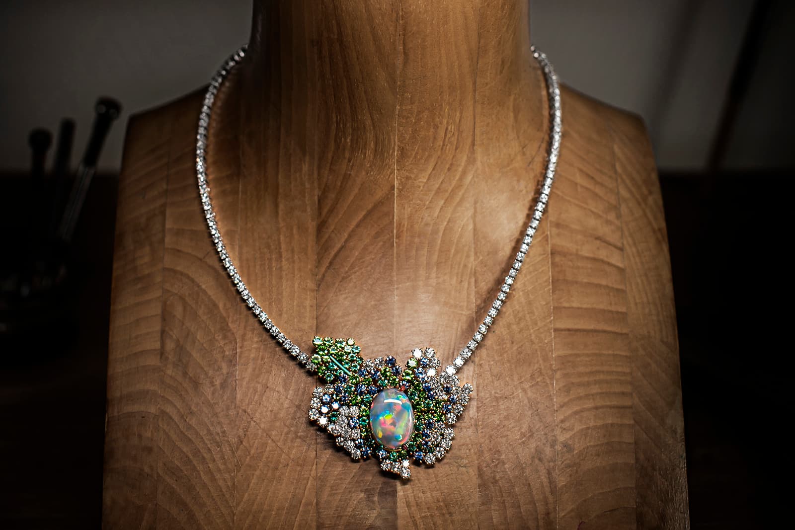 Dior Rose Rose Futuriste Black Opal Necklace in white and pink gold, diamonds, black opals, tsavorite garnets, sapphires, emeralds, purple, red, green and blue lacquer