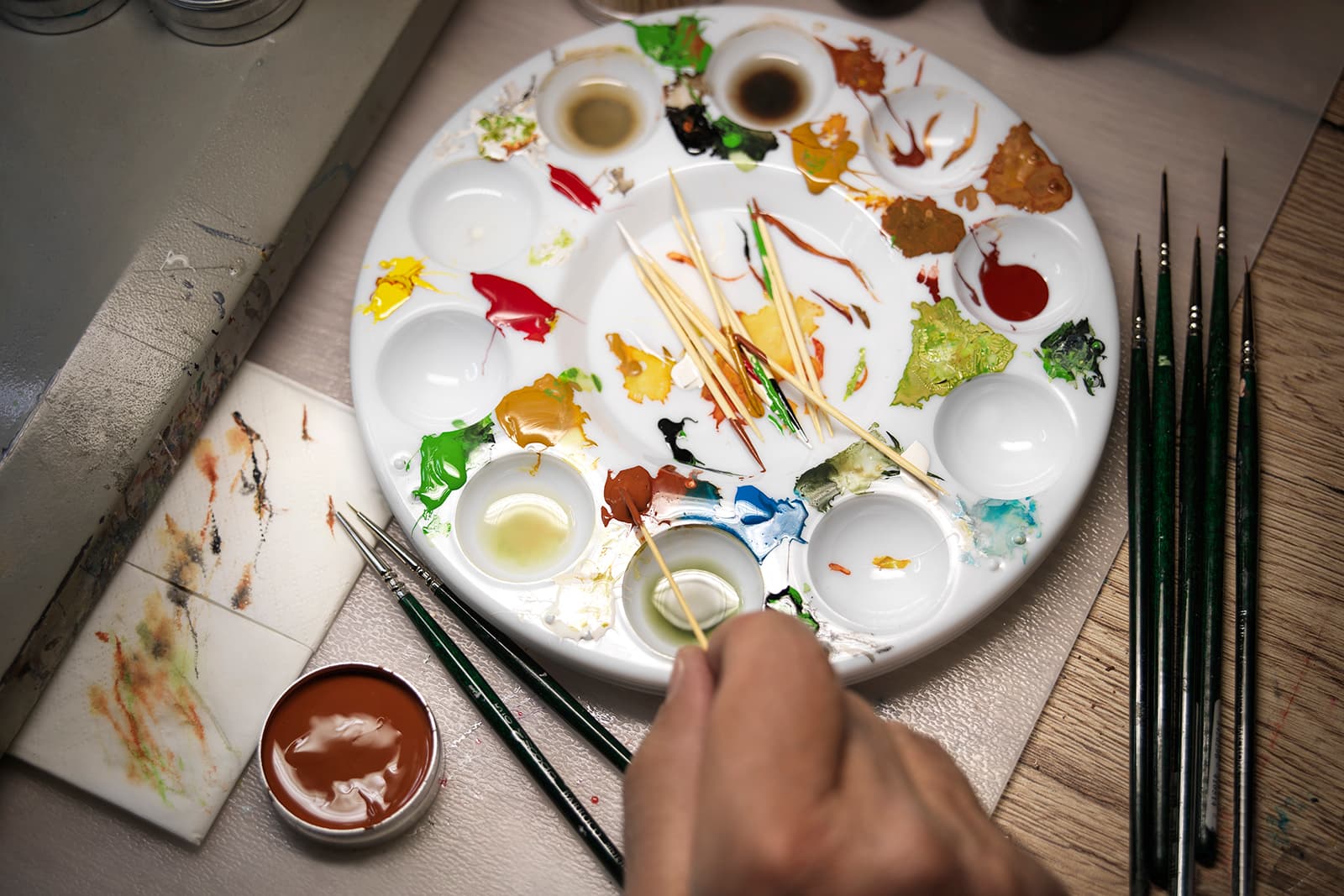  The Fabergé Compliquée Peacock watch is hand-painted by renowned craftsman, André Martinez