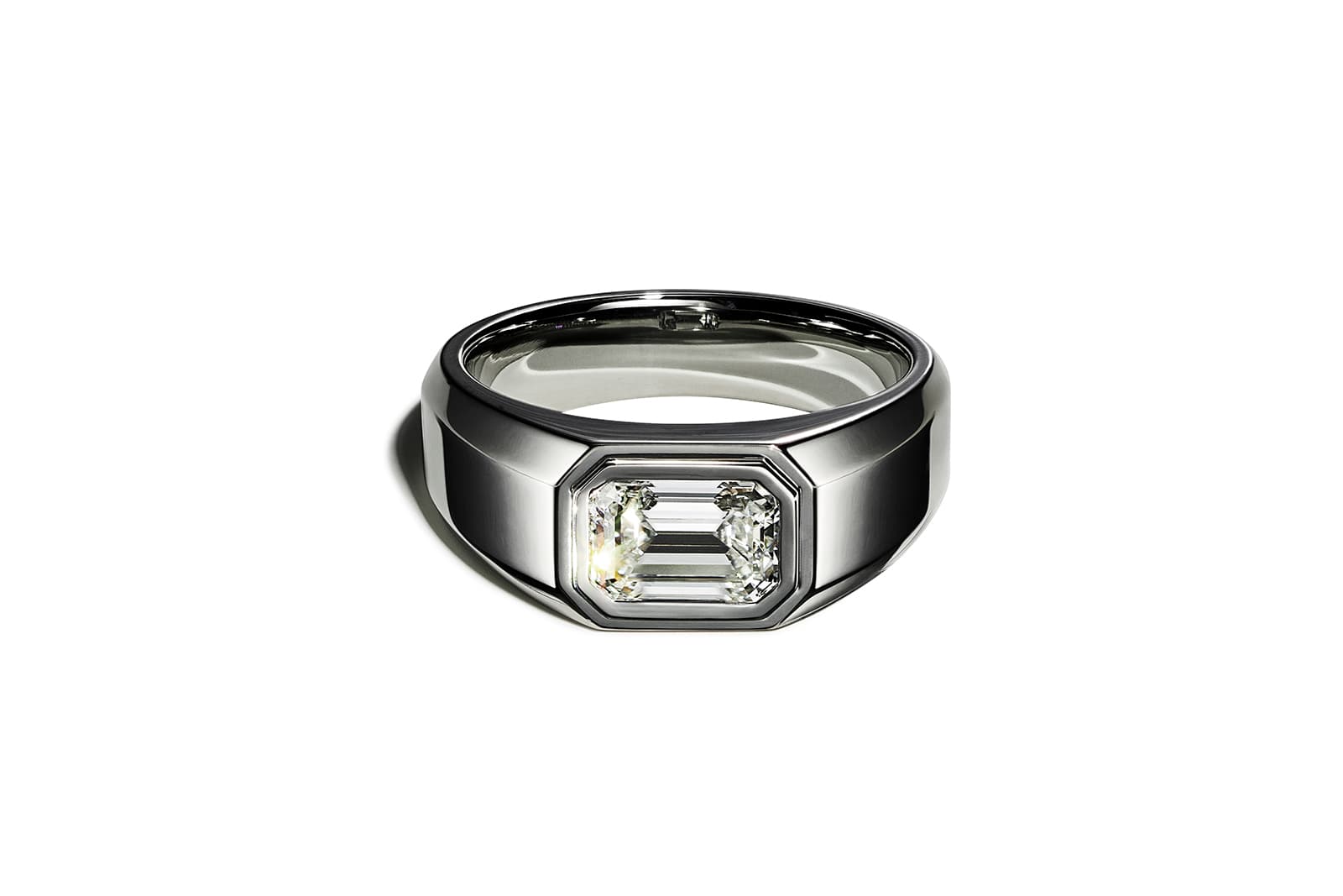  The Charles Tiffany Setting men's engagement ring in platinum with a 2.86-carat emerald-cut center diamond